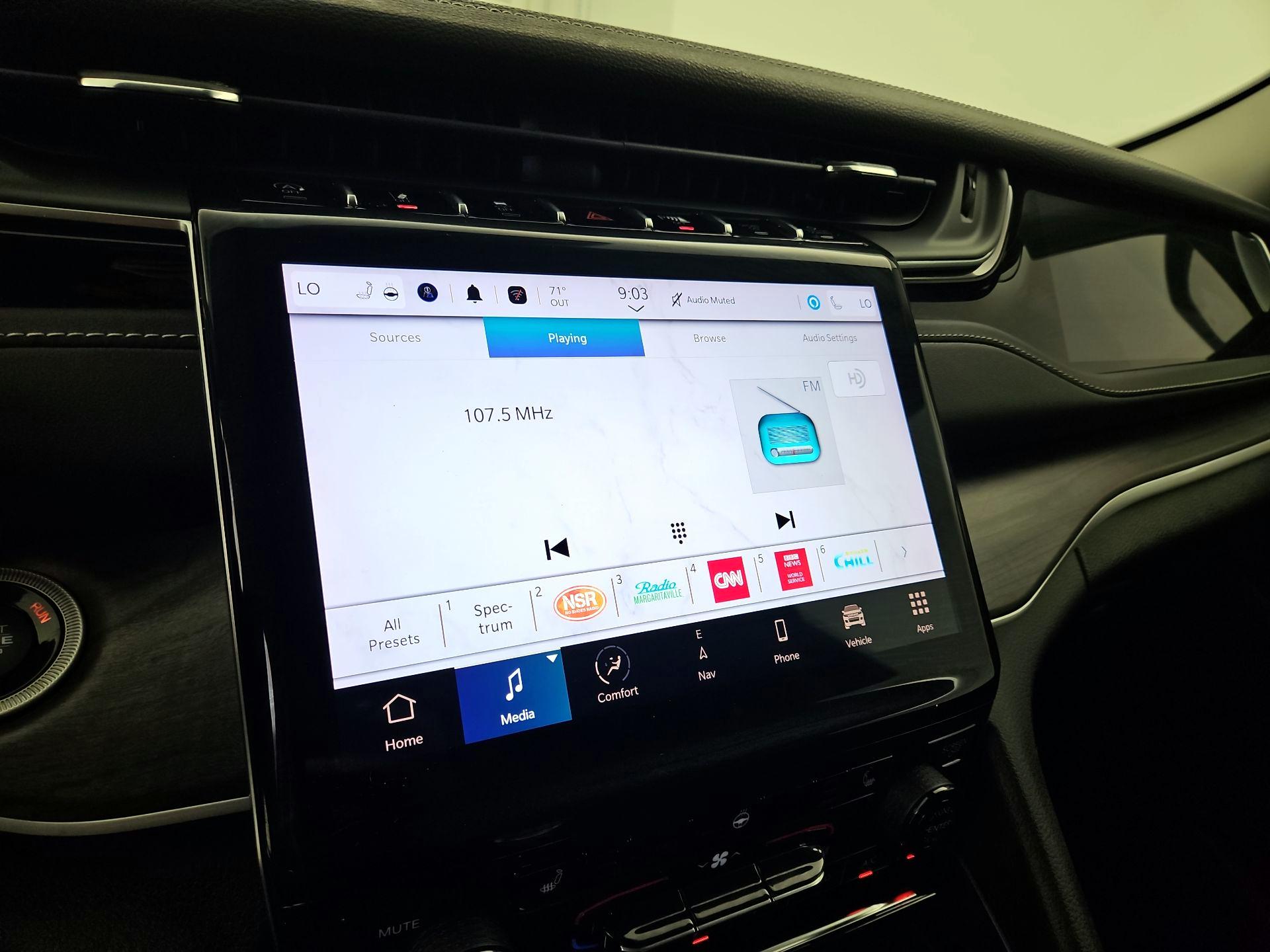 Thumbnail: 2023 Jeep Grand Cherokee - 16