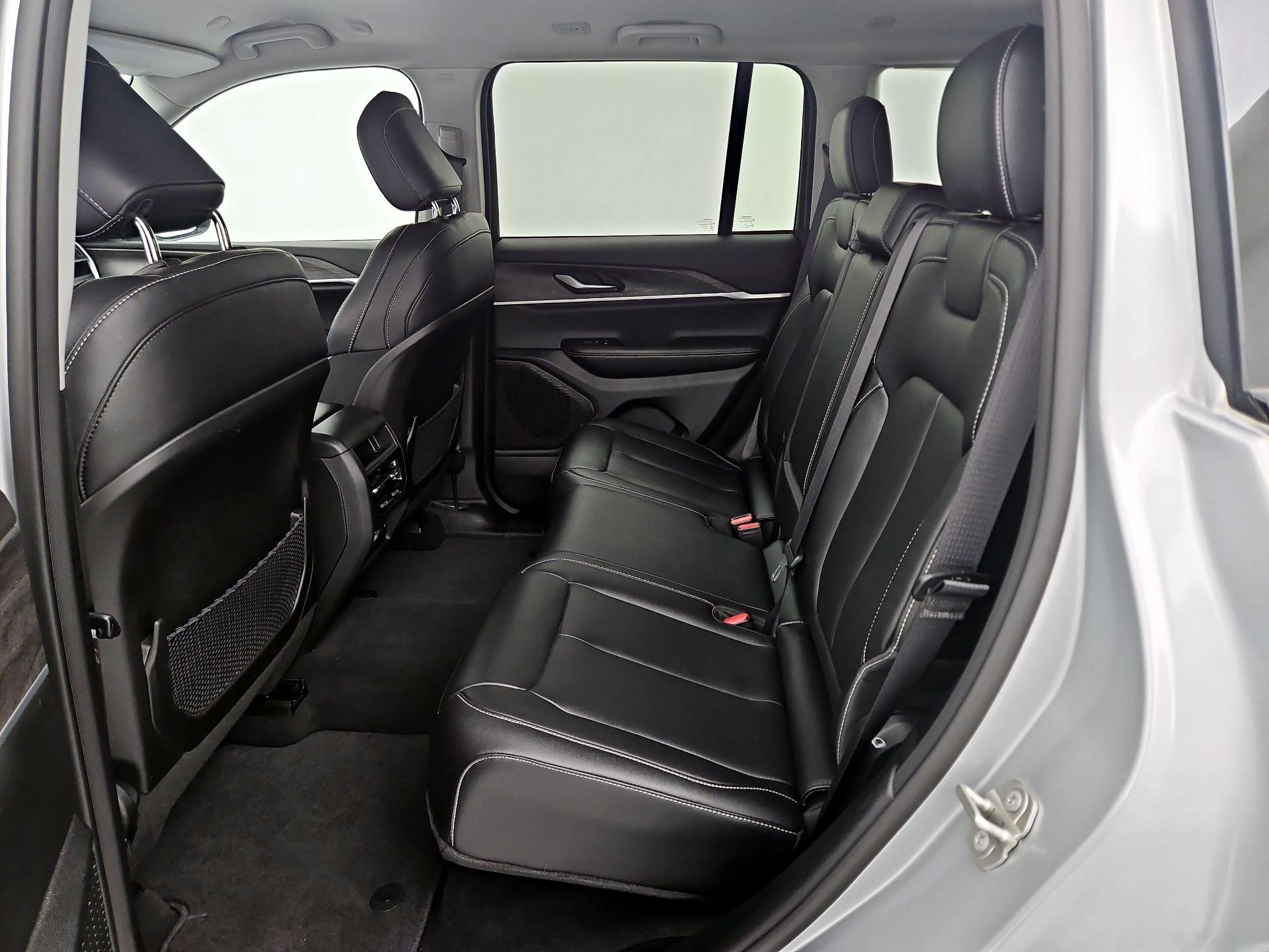 Thumbnail: 2023 Jeep Grand Cherokee - 20