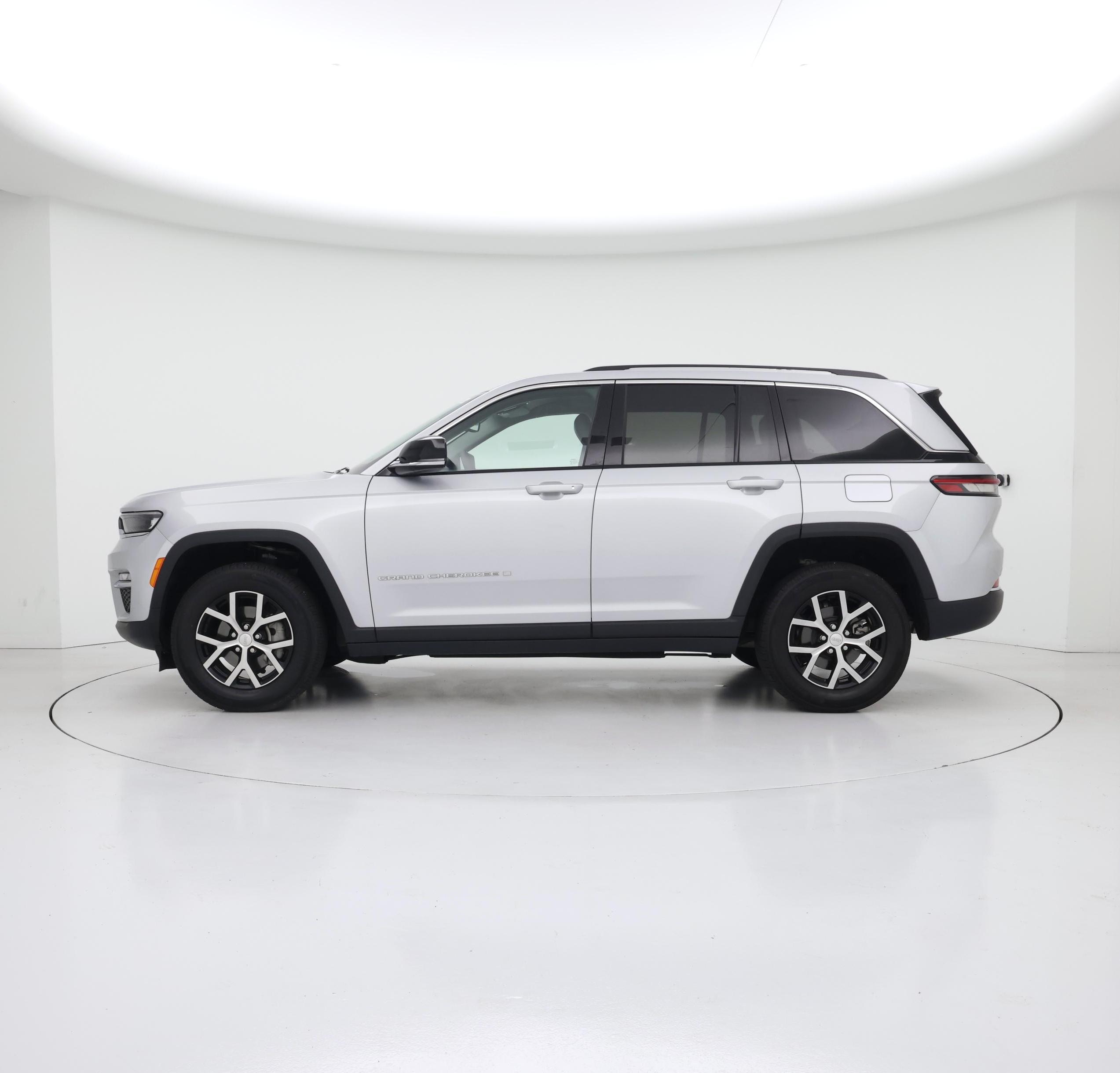 Thumbnail: 2023 Jeep Grand Cherokee - 3