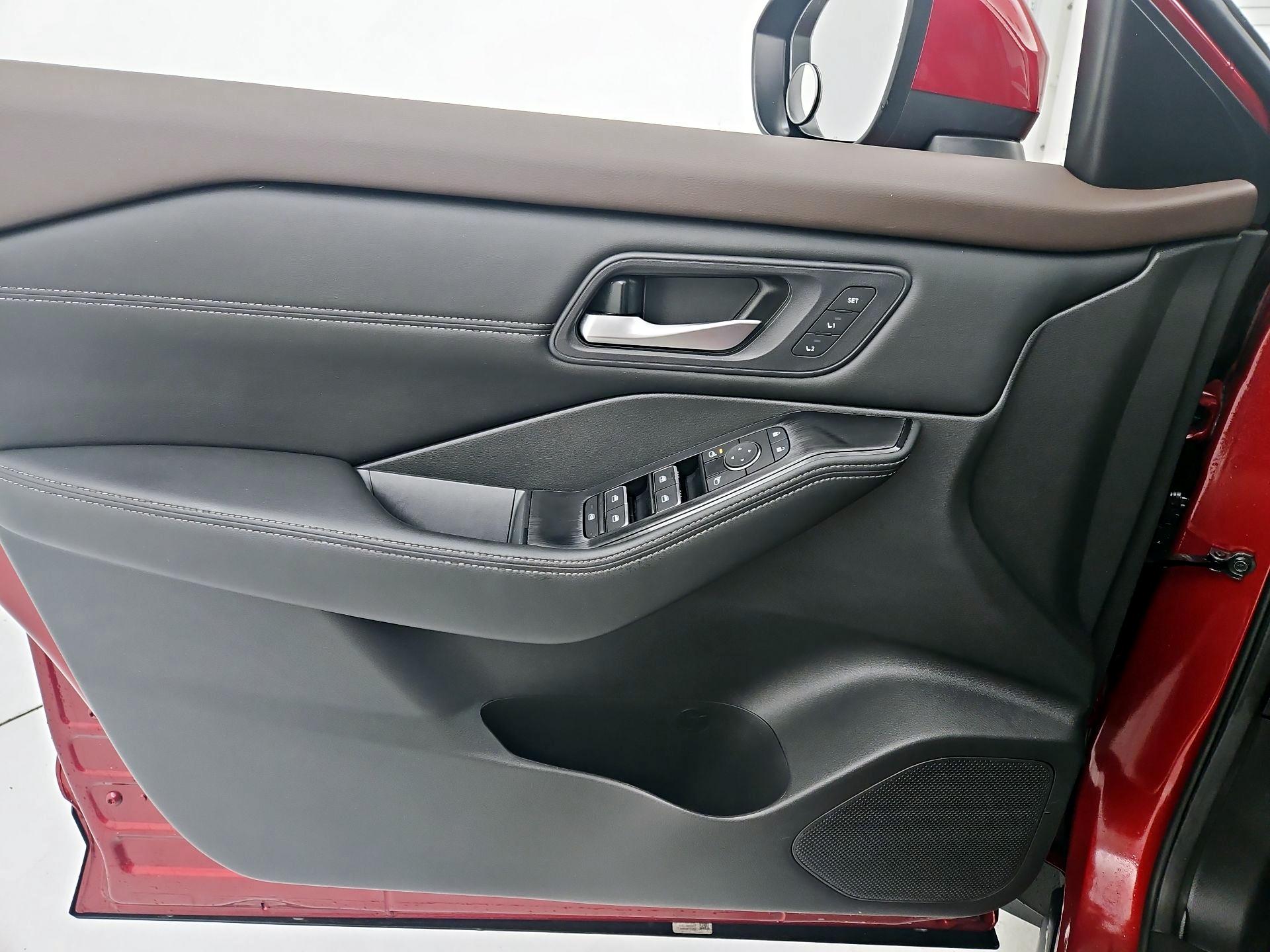 Thumbnail: 2023 Nissan Rogue - 12