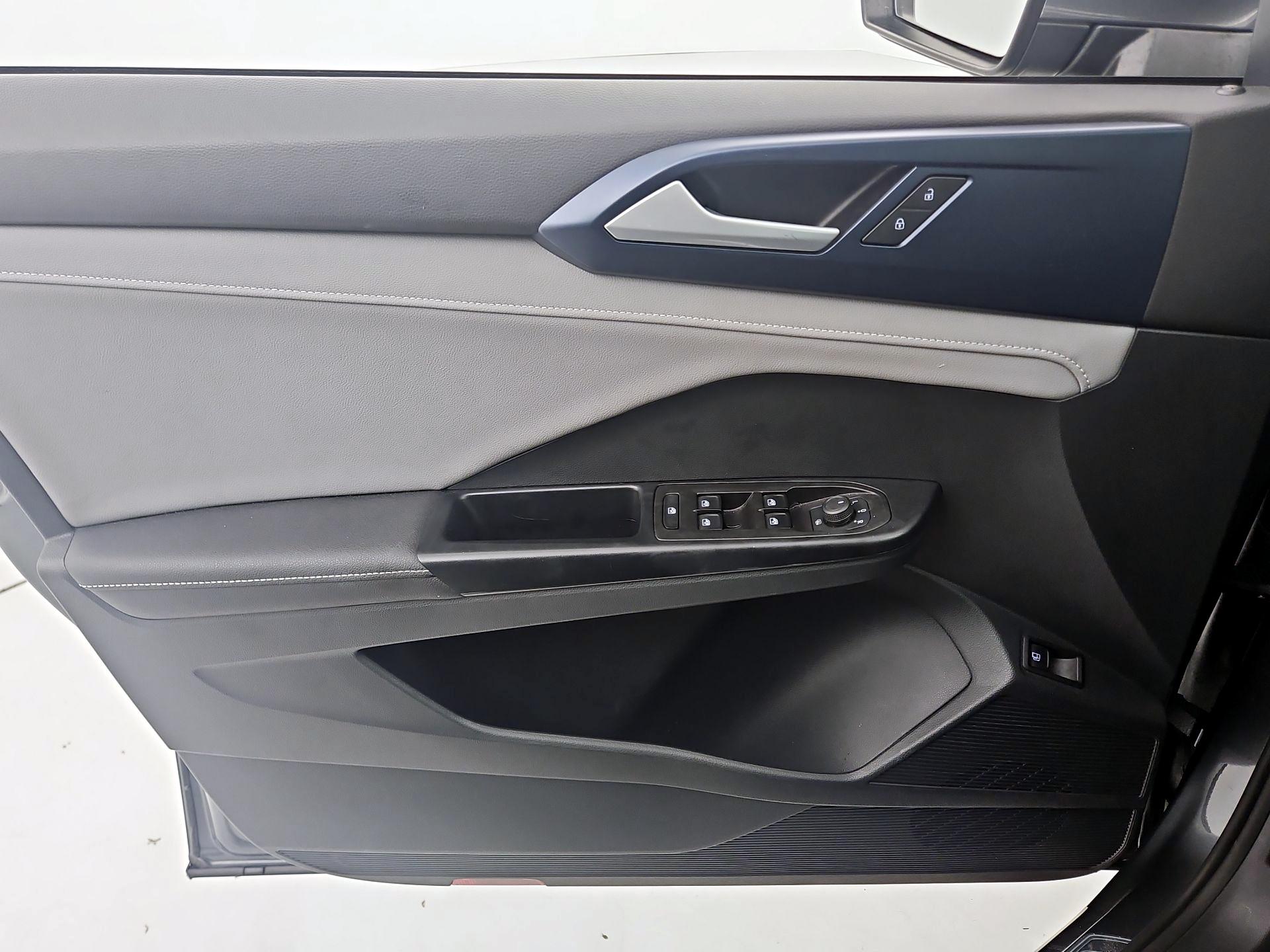 Thumbnail: 2024 Volkswagen Taos - 12