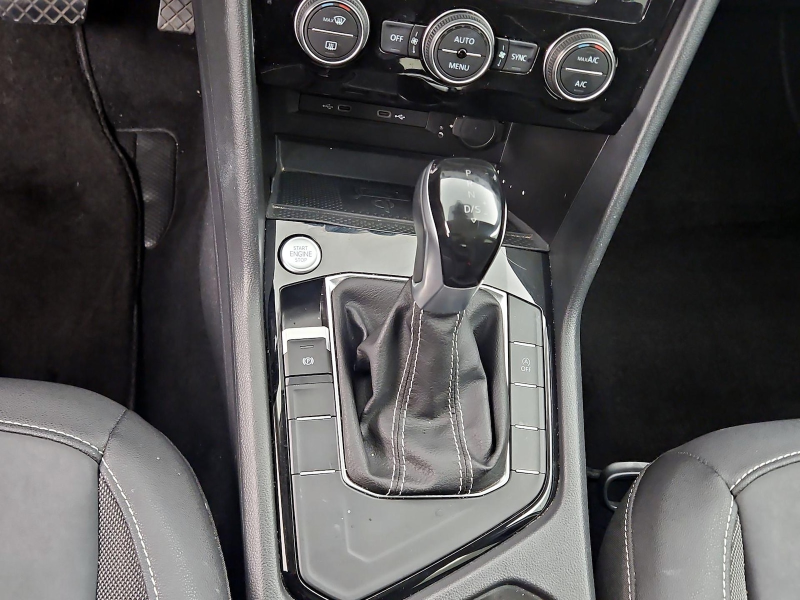 2024 Volkswagen Taos SE - Photo 18