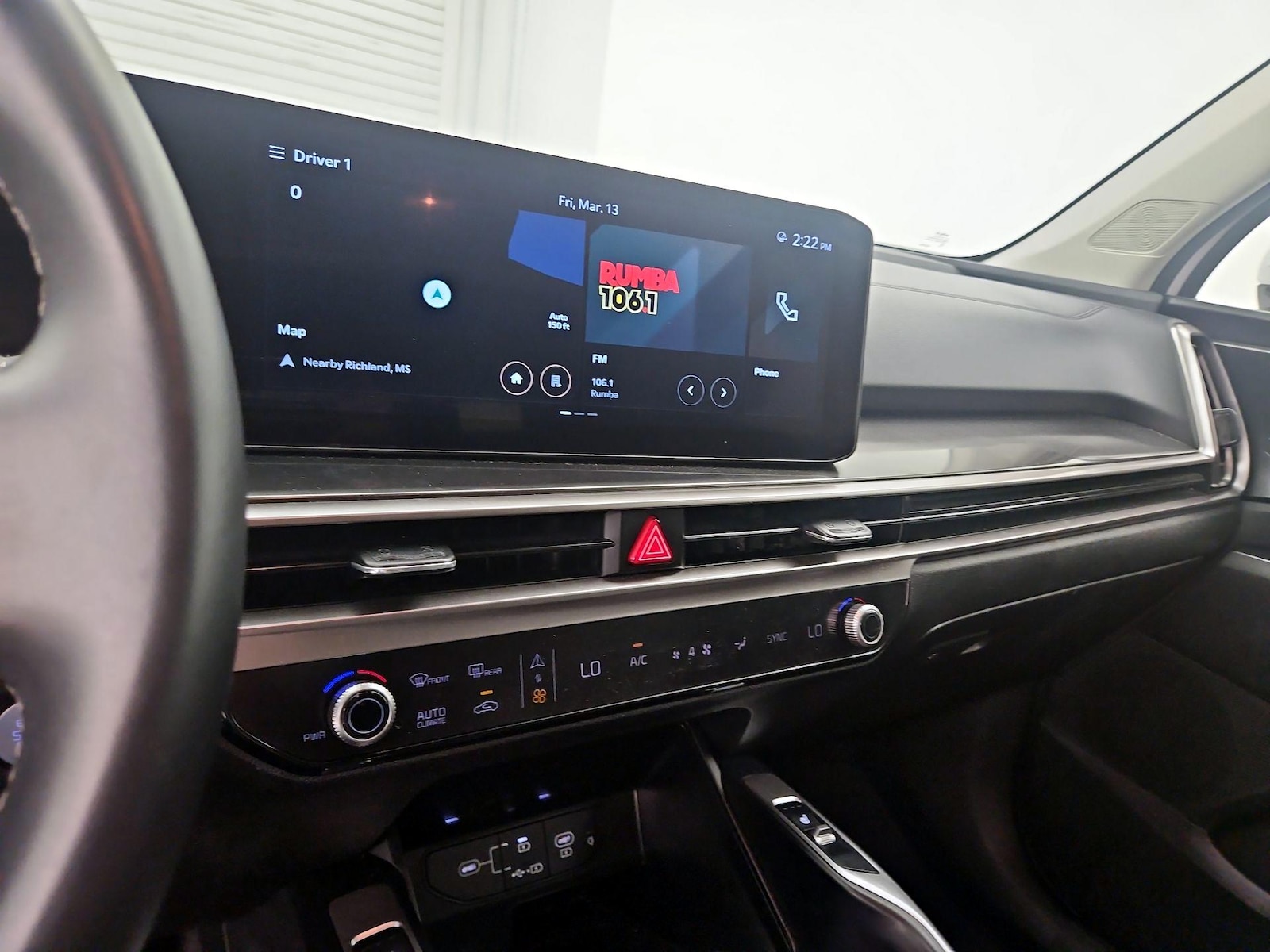 2024 Kia Sorento S - Photo 17
