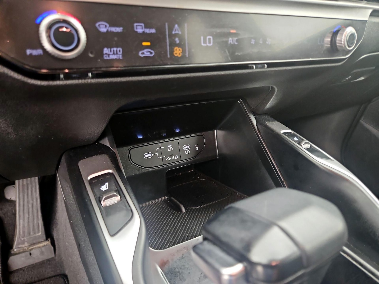 2024 Kia Sorento S - Photo 20