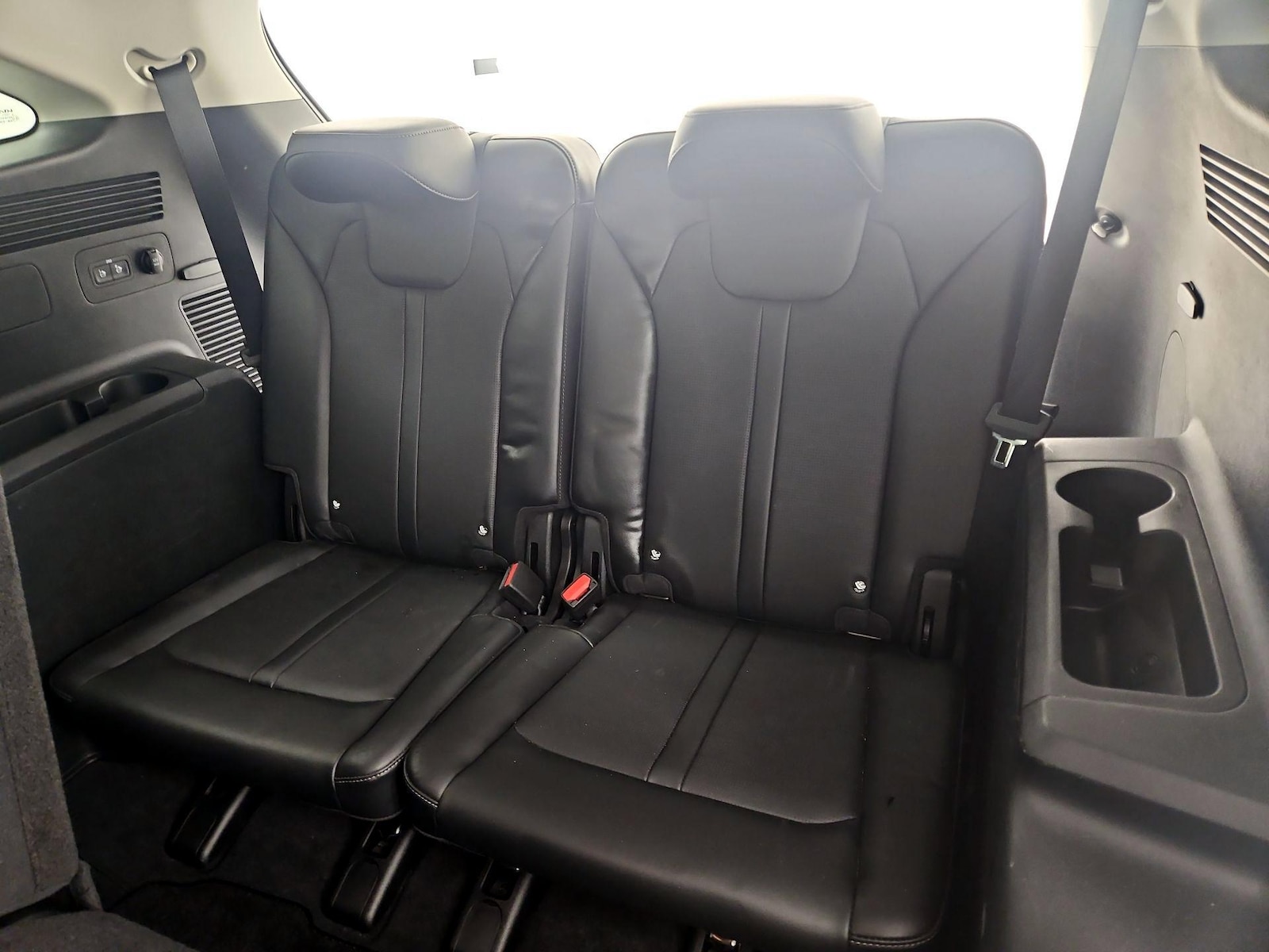 2024 Kia Sorento S - Photo 22
