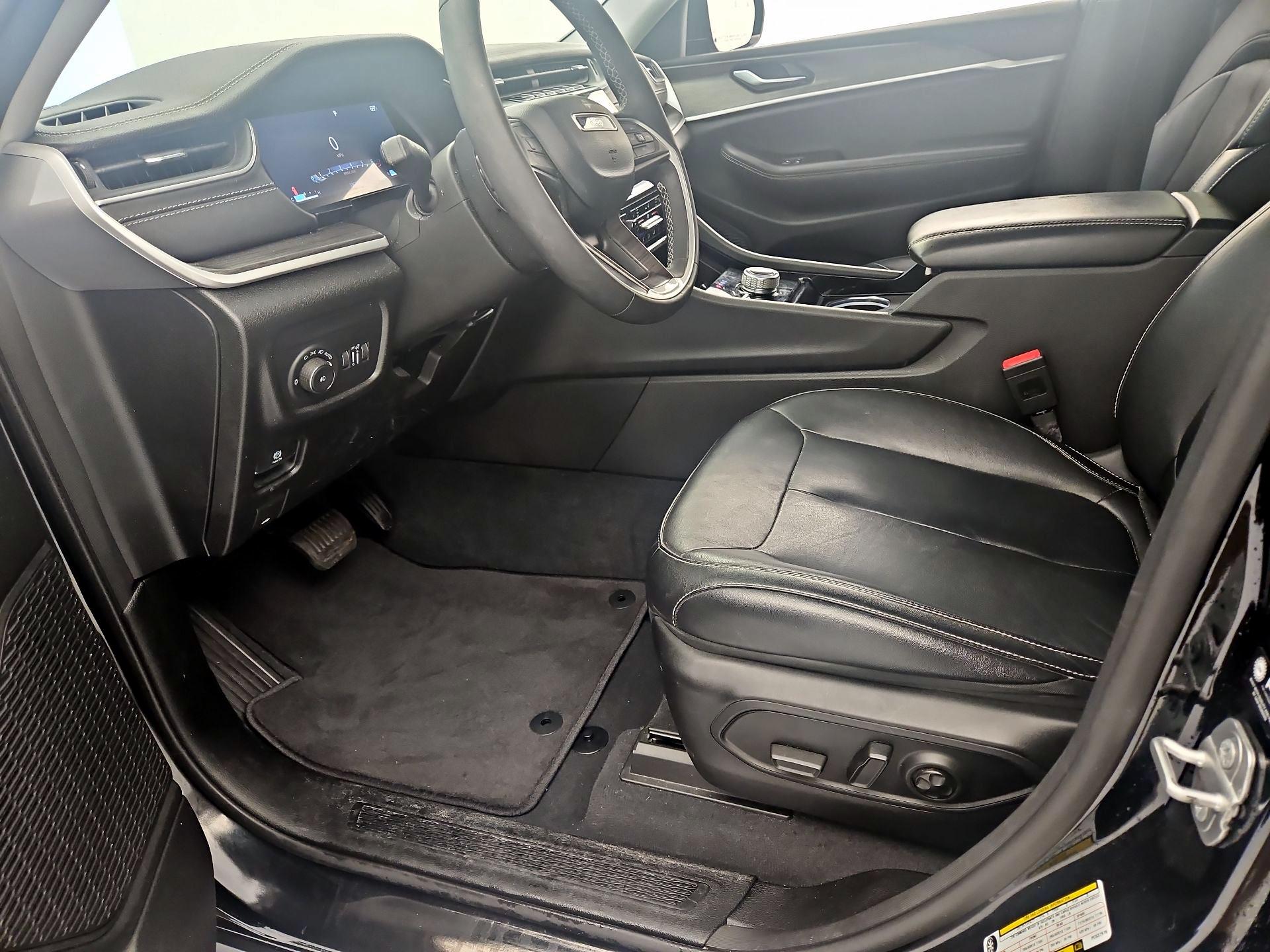 Thumbnail: 2023 Jeep Grand Cherokee - 11