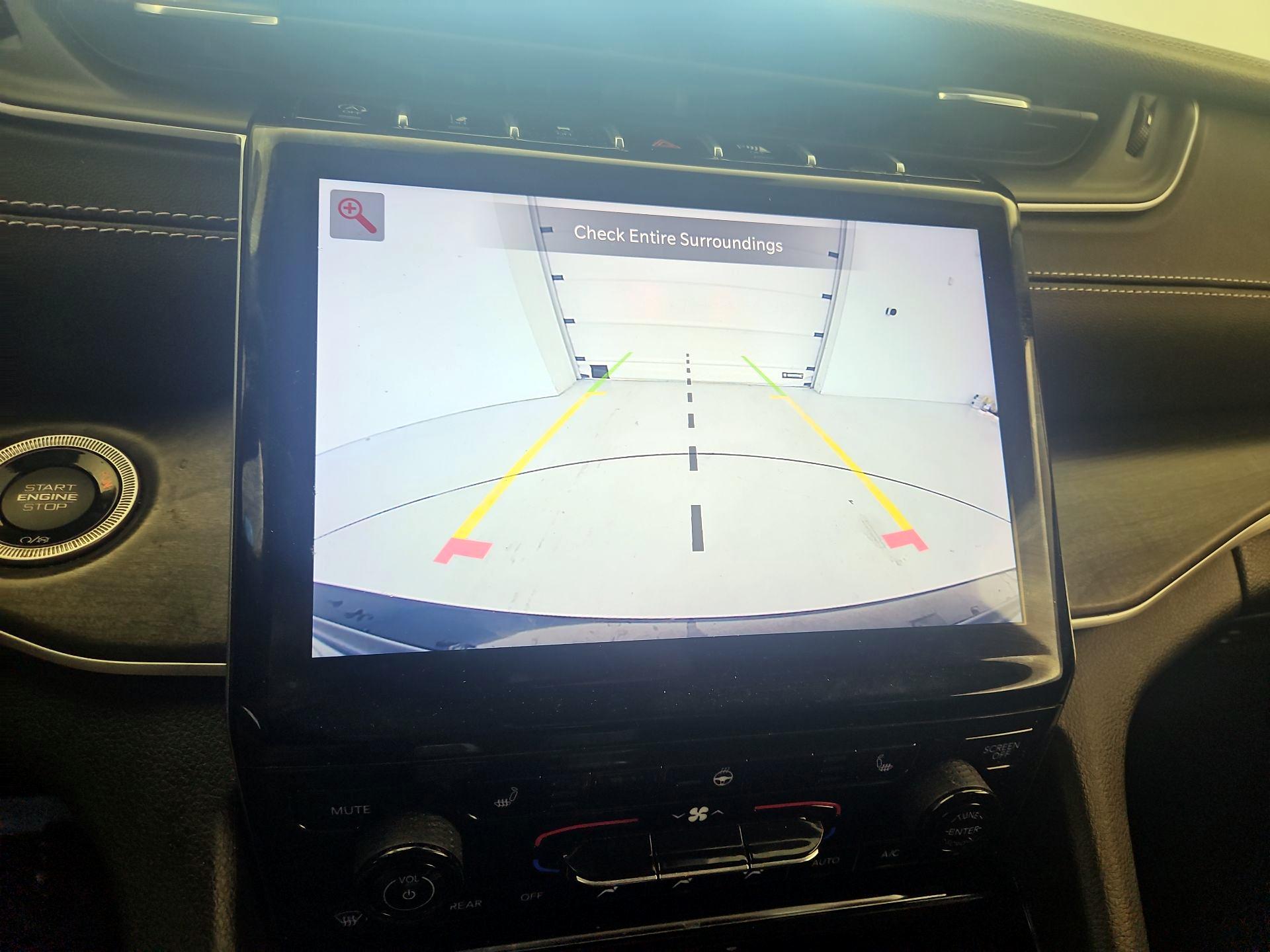 Thumbnail: 2023 Jeep Grand Cherokee - 14