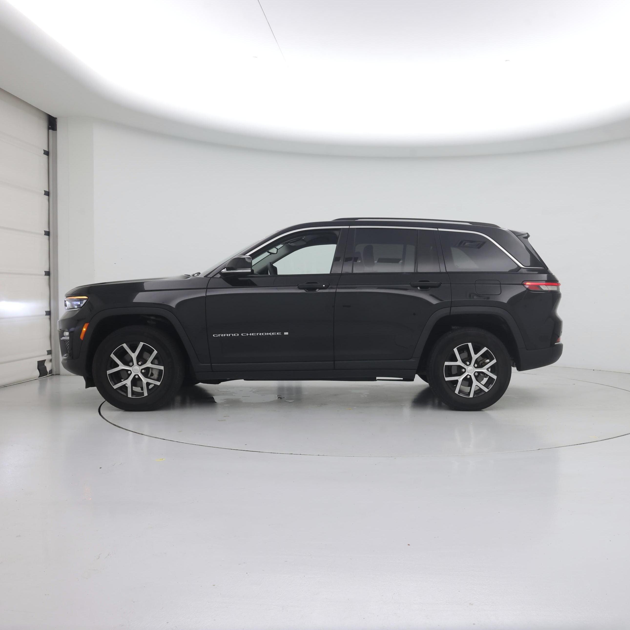 Thumbnail: 2023 Jeep Grand Cherokee - 3