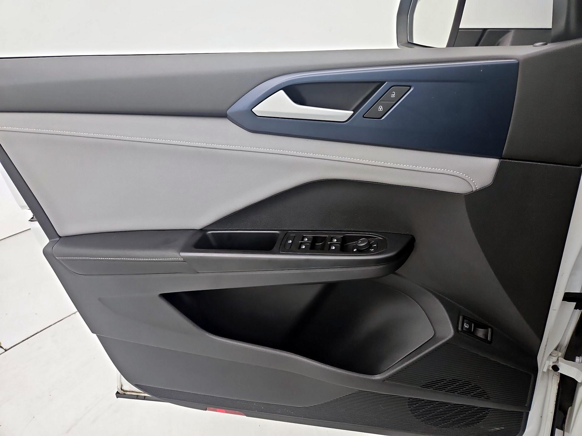 Thumbnail: 2024 Volkswagen Taos - 12