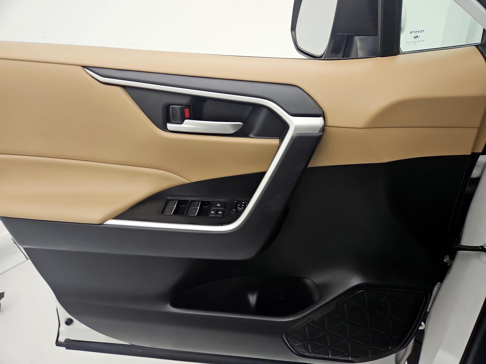 Thumbnail: 2024 Toyota RAV4 - 12