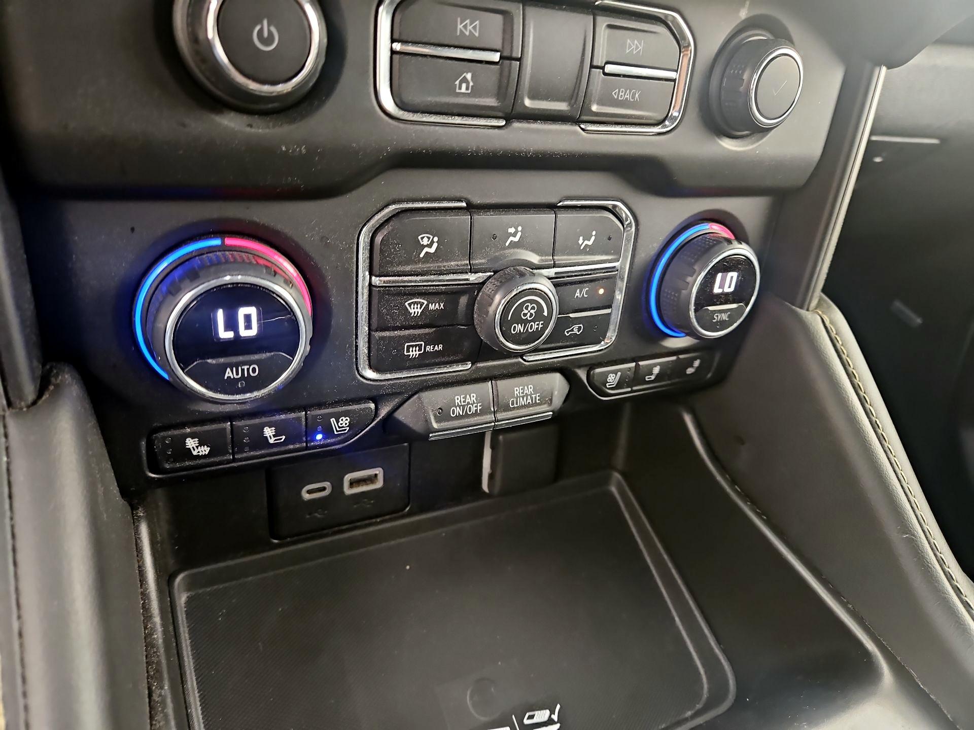 Thumbnail: 2024 Chevrolet Tahoe - 17