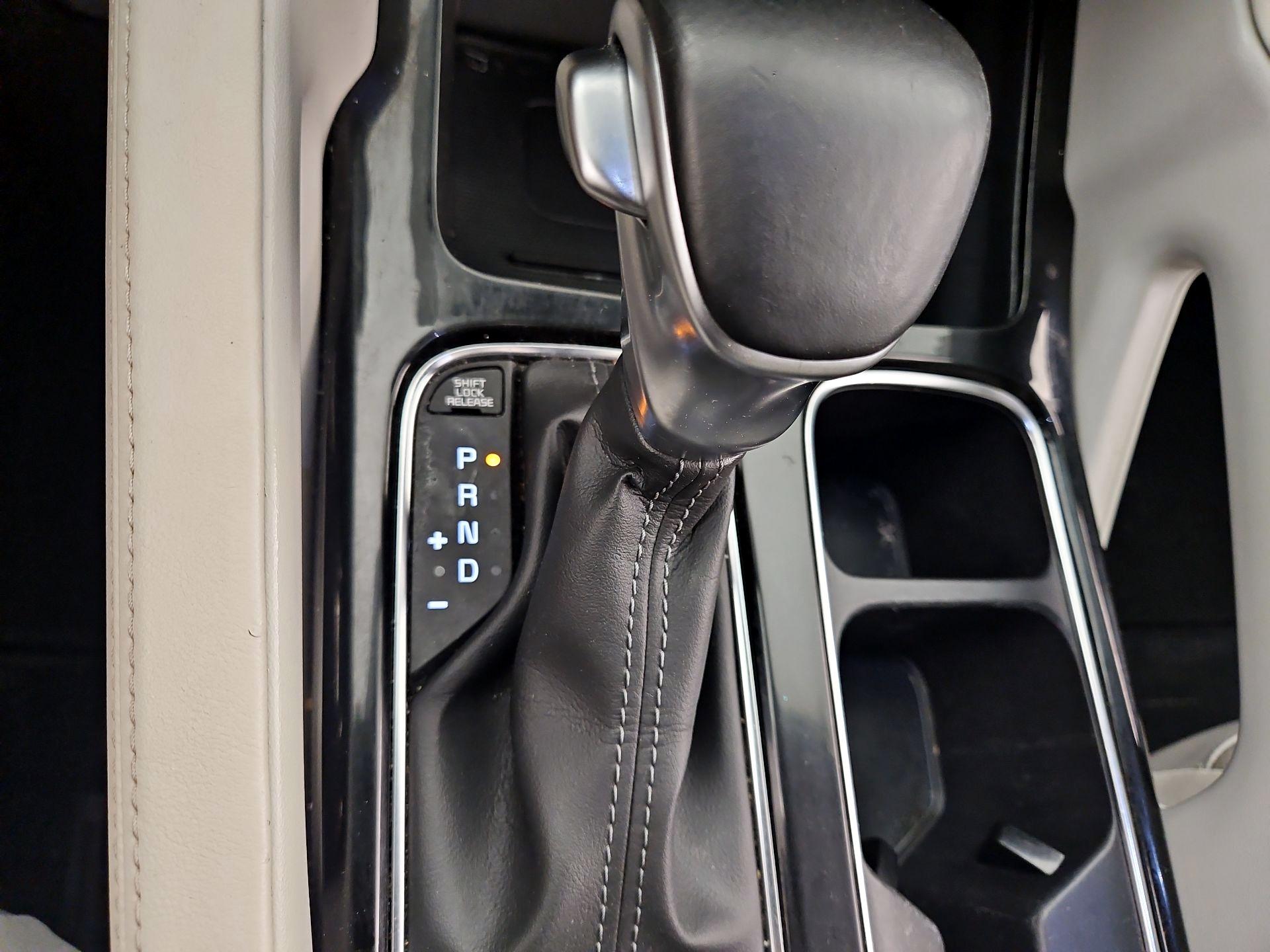 Thumbnail: 2022 Kia Telluride - 18