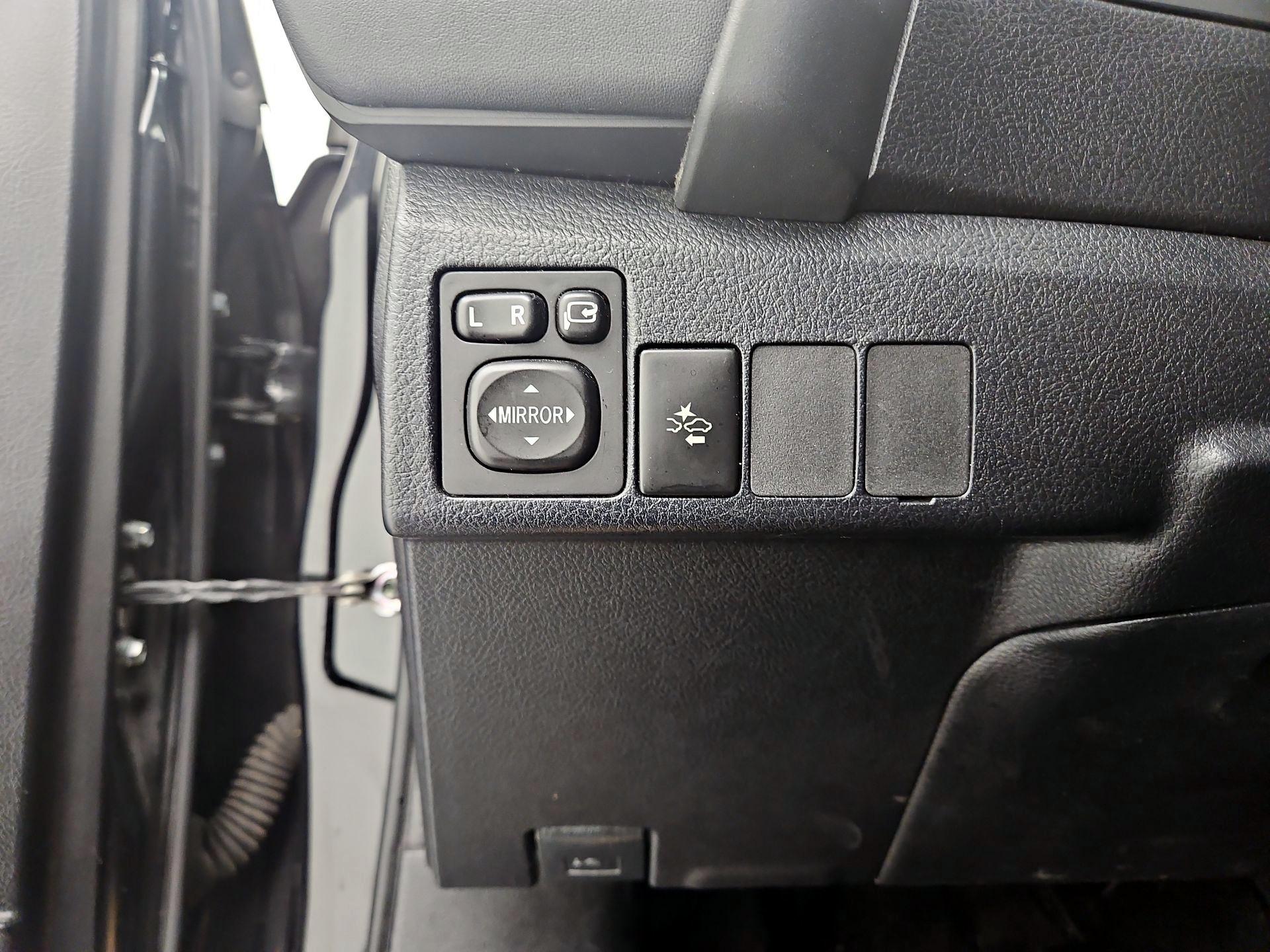 Thumbnail: 2018 Toyota Corolla iM - 13