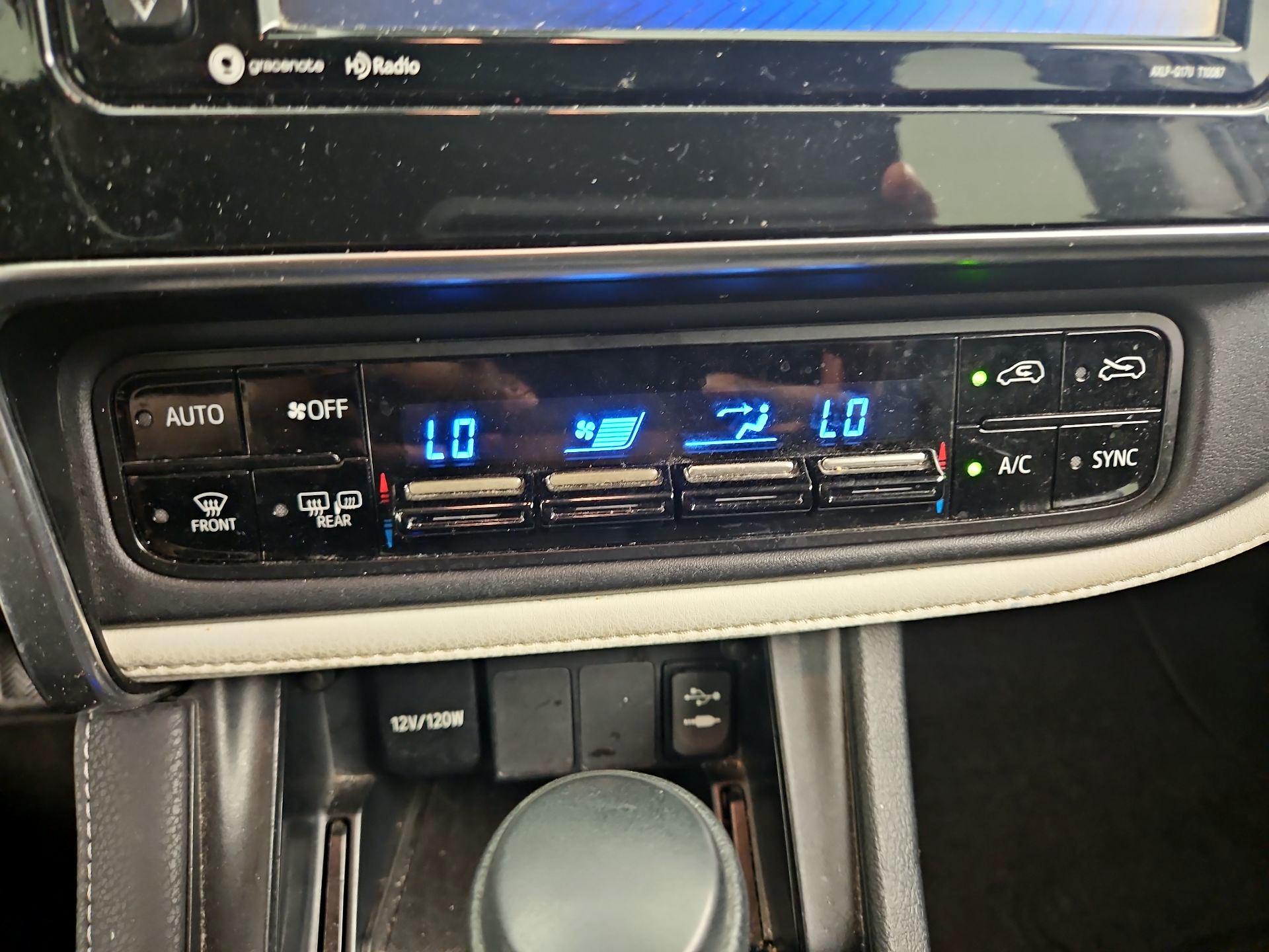 Thumbnail: 2018 Toyota Corolla iM - 16