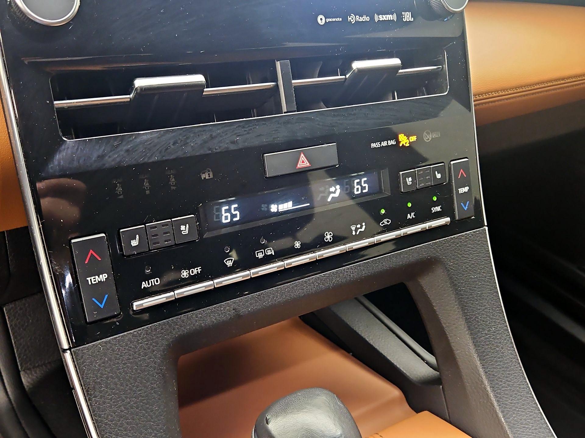 Thumbnail: 2021 Toyota Avalon - 17