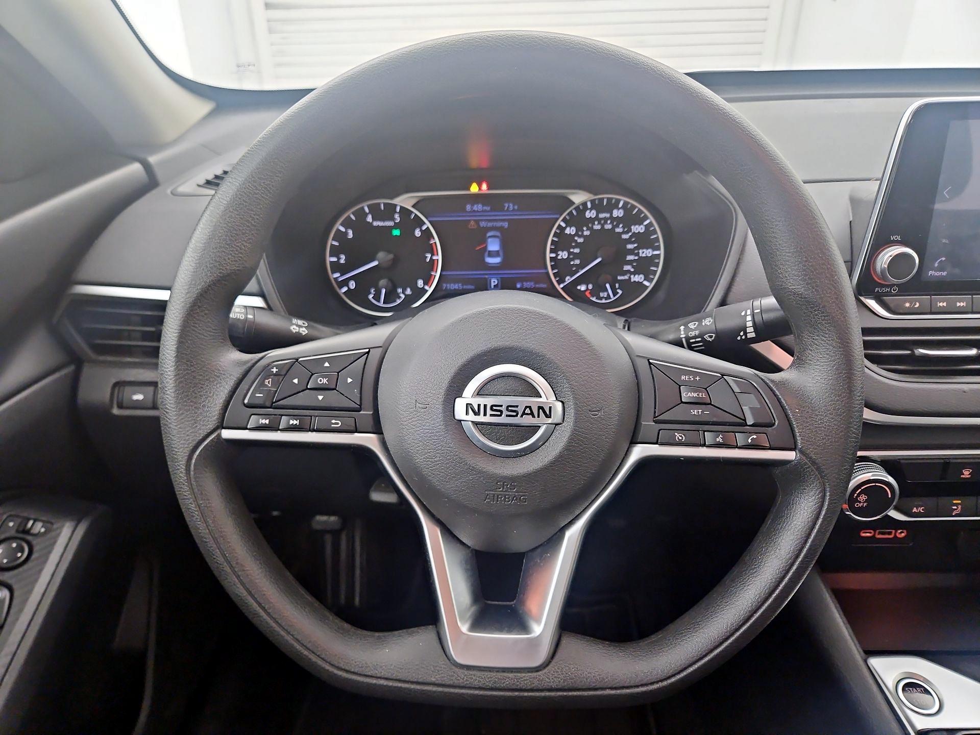 Thumbnail: 2020 Nissan Altima - 10