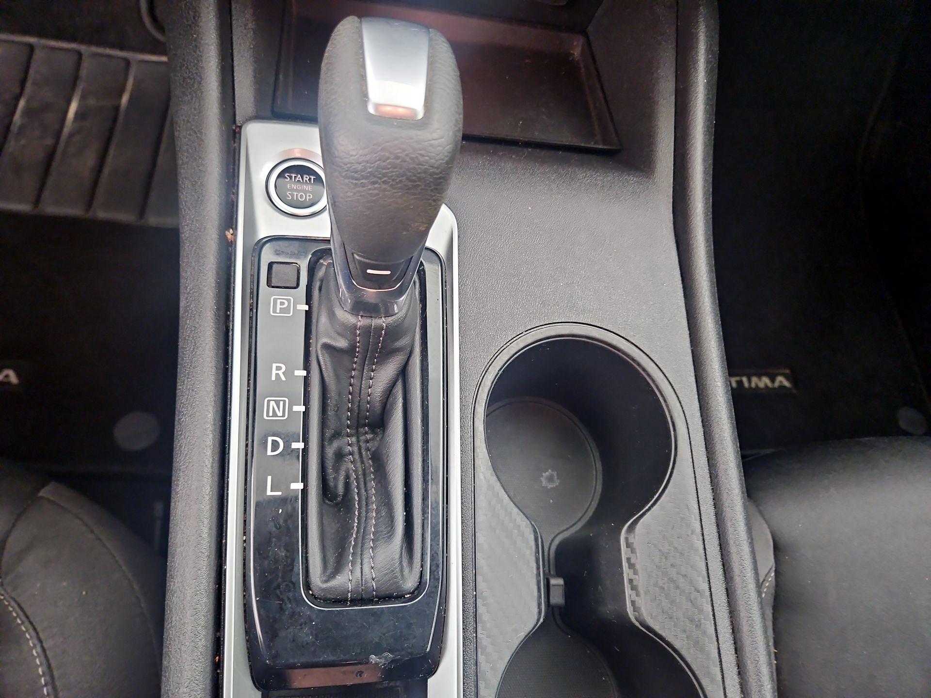 Thumbnail: 2020 Nissan Altima - 17