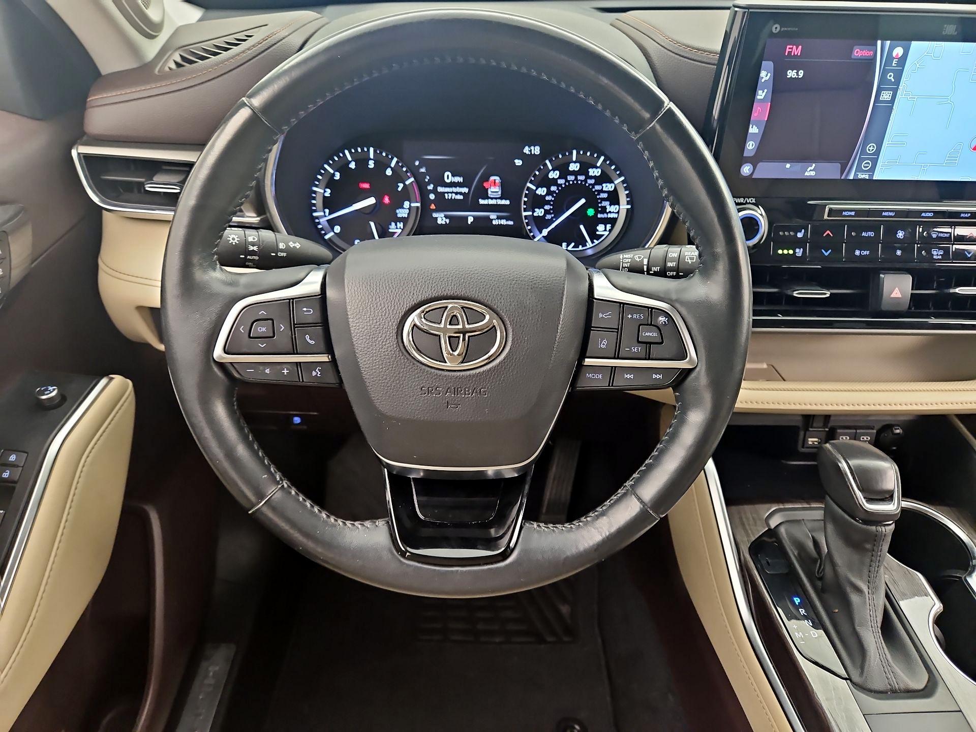 Thumbnail: 2021 Toyota Highlander - 10