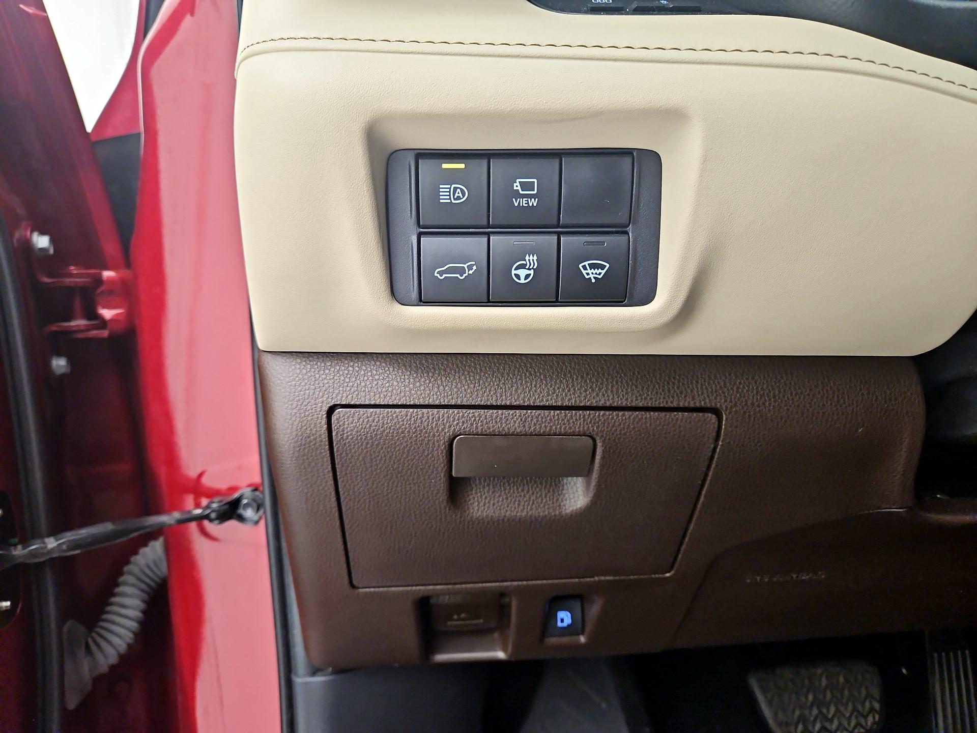 Thumbnail: 2021 Toyota Highlander - 13