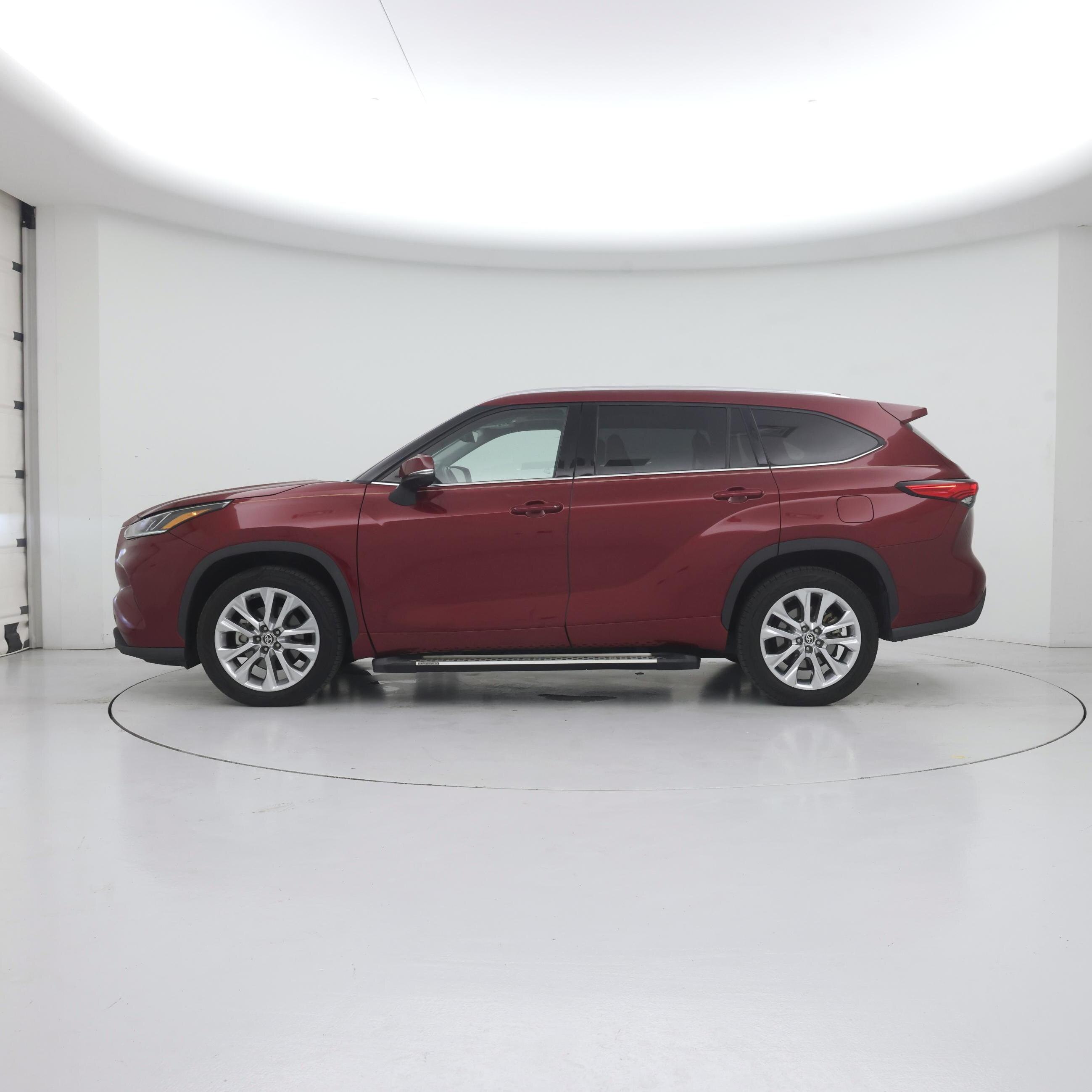 Thumbnail: 2021 Toyota Highlander - 3