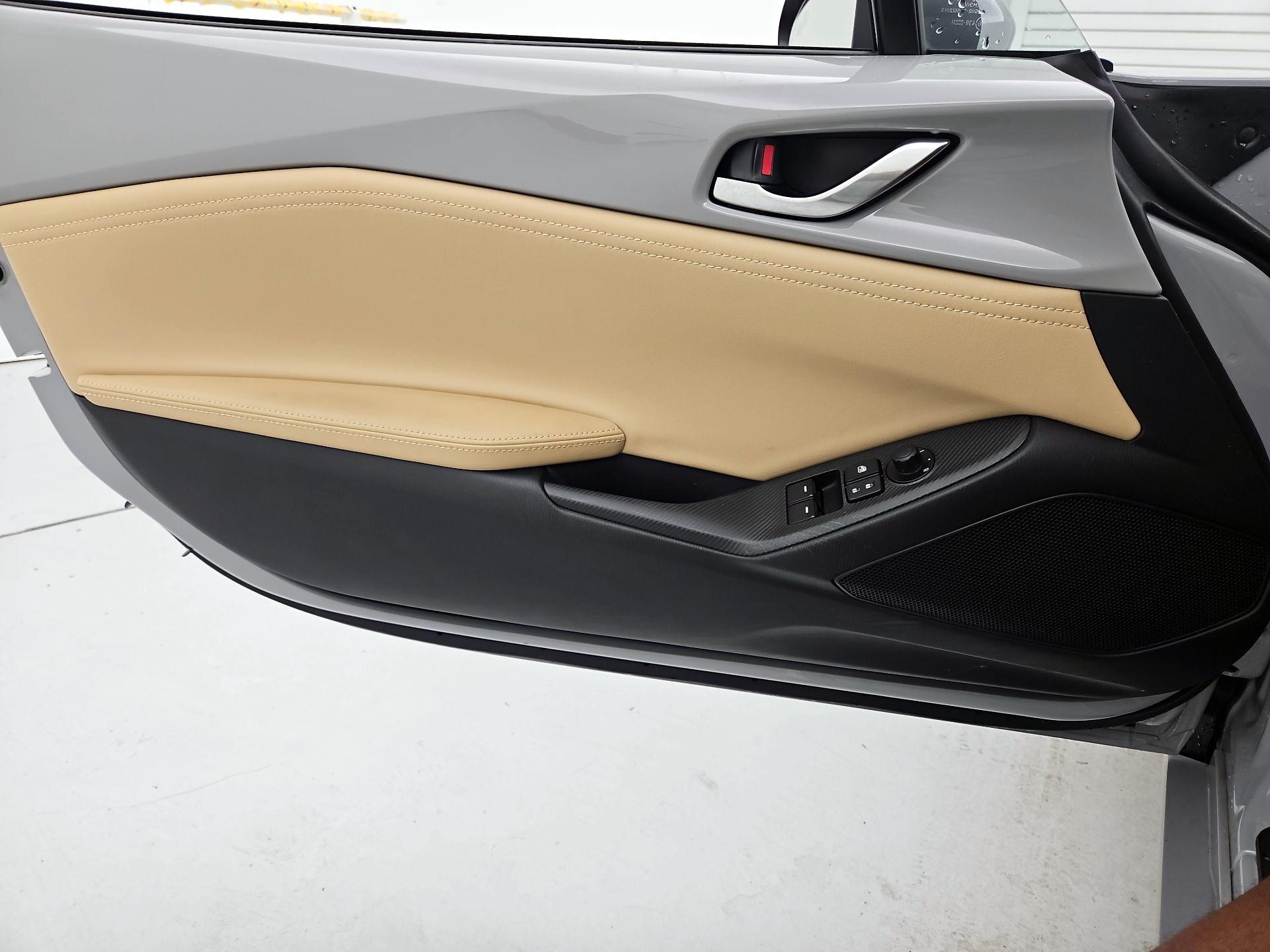 Thumbnail: 2025 Mazda MX-5 Miata - 12