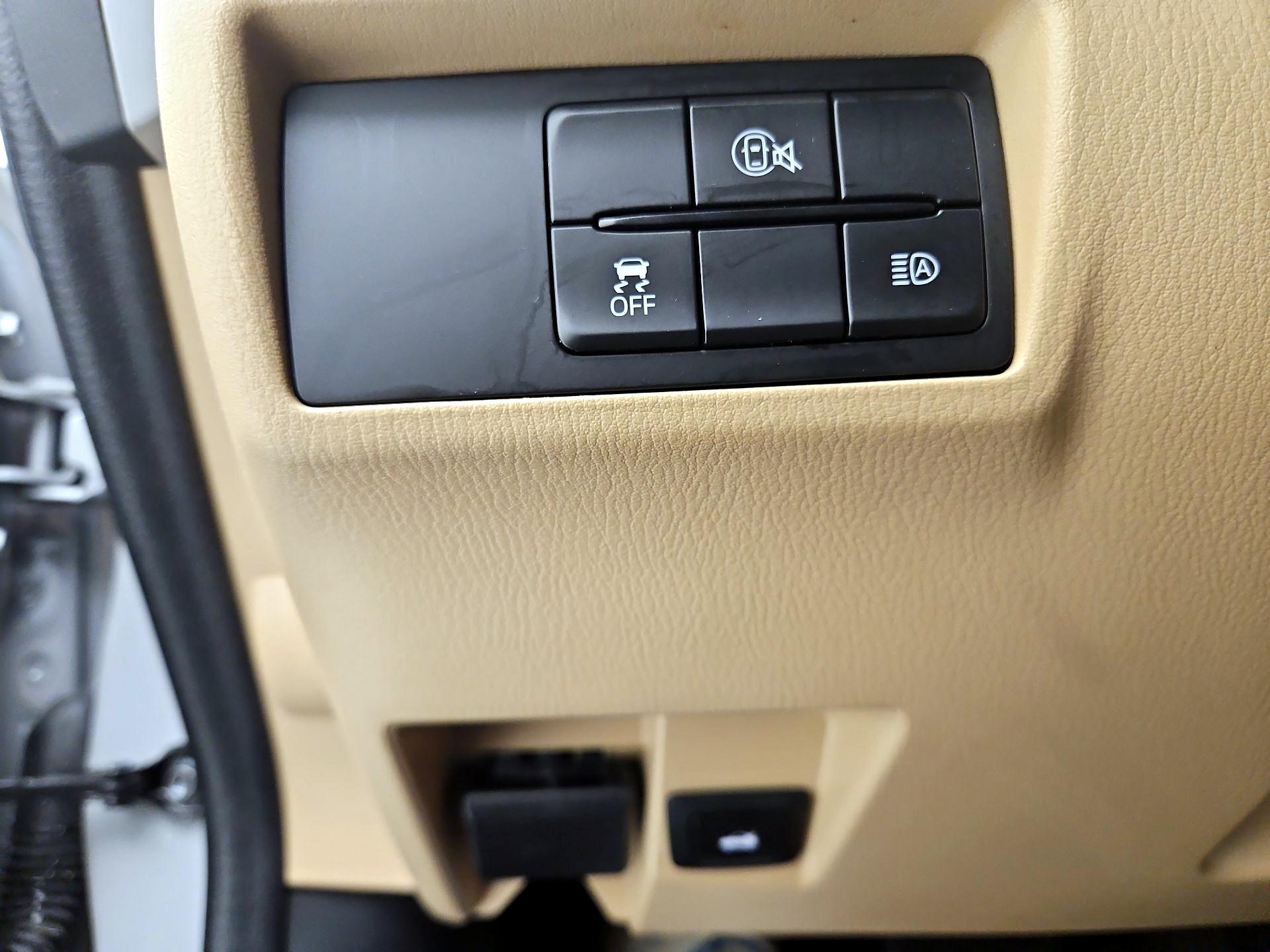 Thumbnail: 2025 Mazda MX-5 Miata - 13