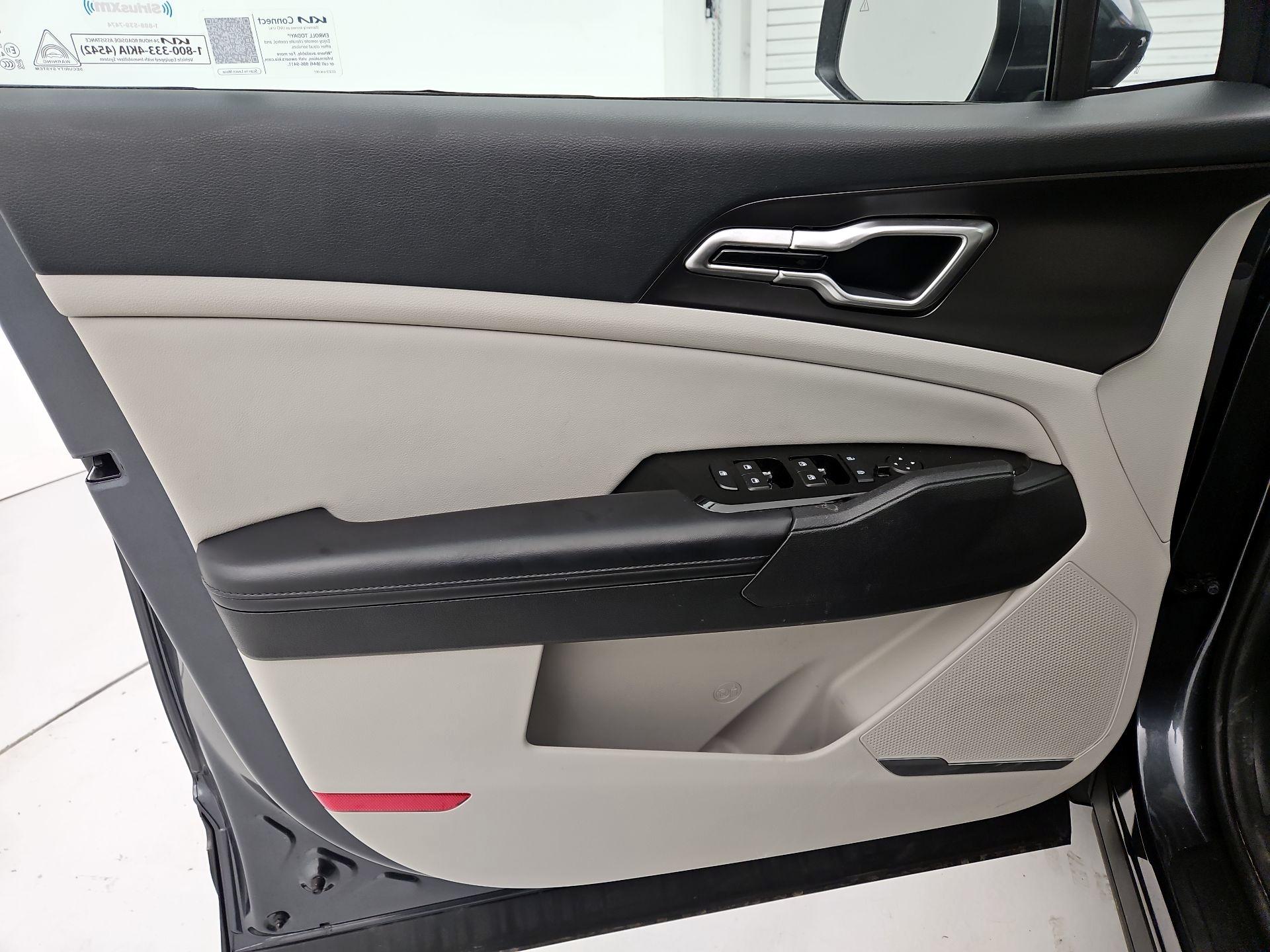 Thumbnail: 2023 Kia Sportage - 12