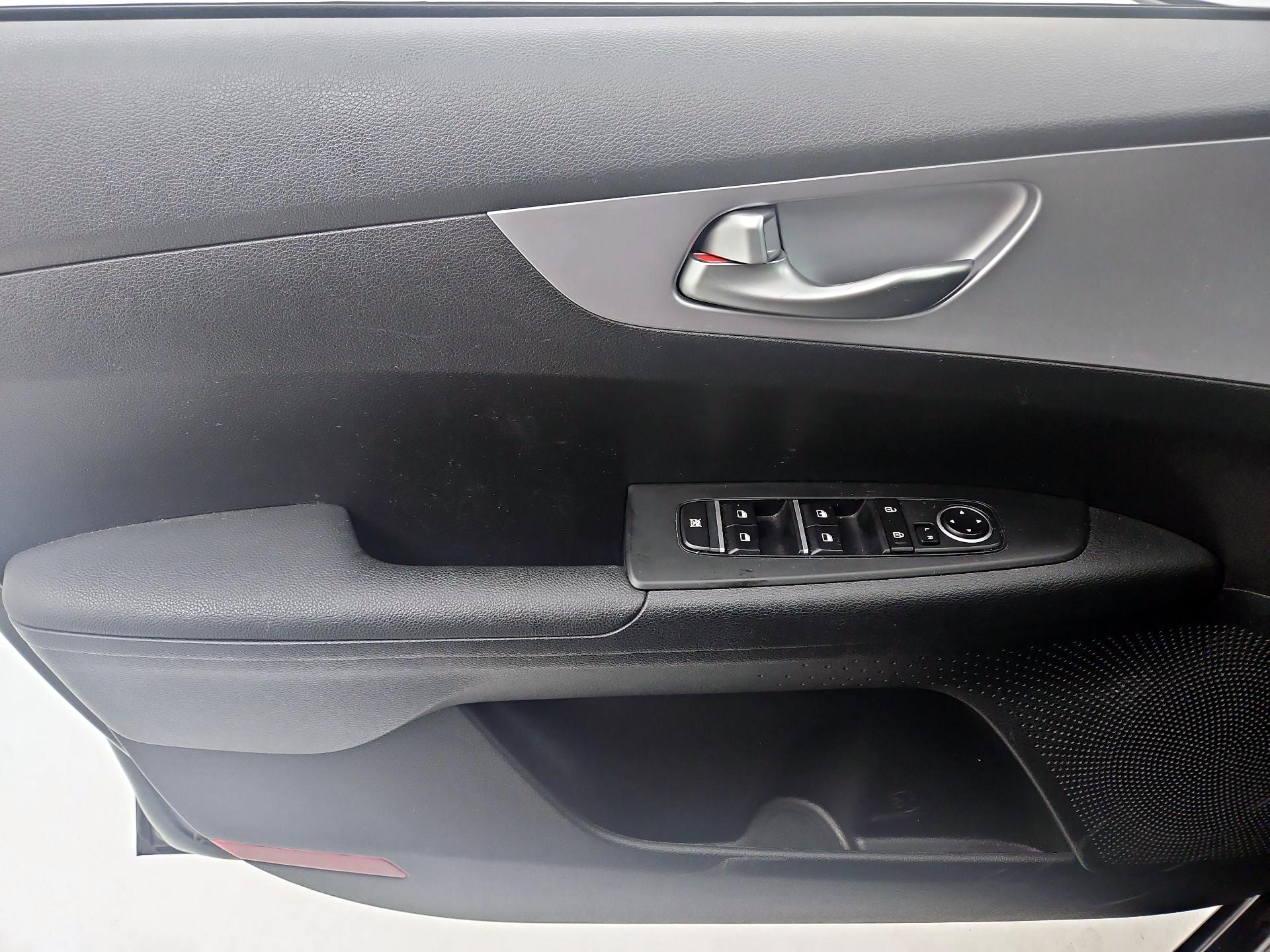 Thumbnail: 2024 Kia Forte - 12