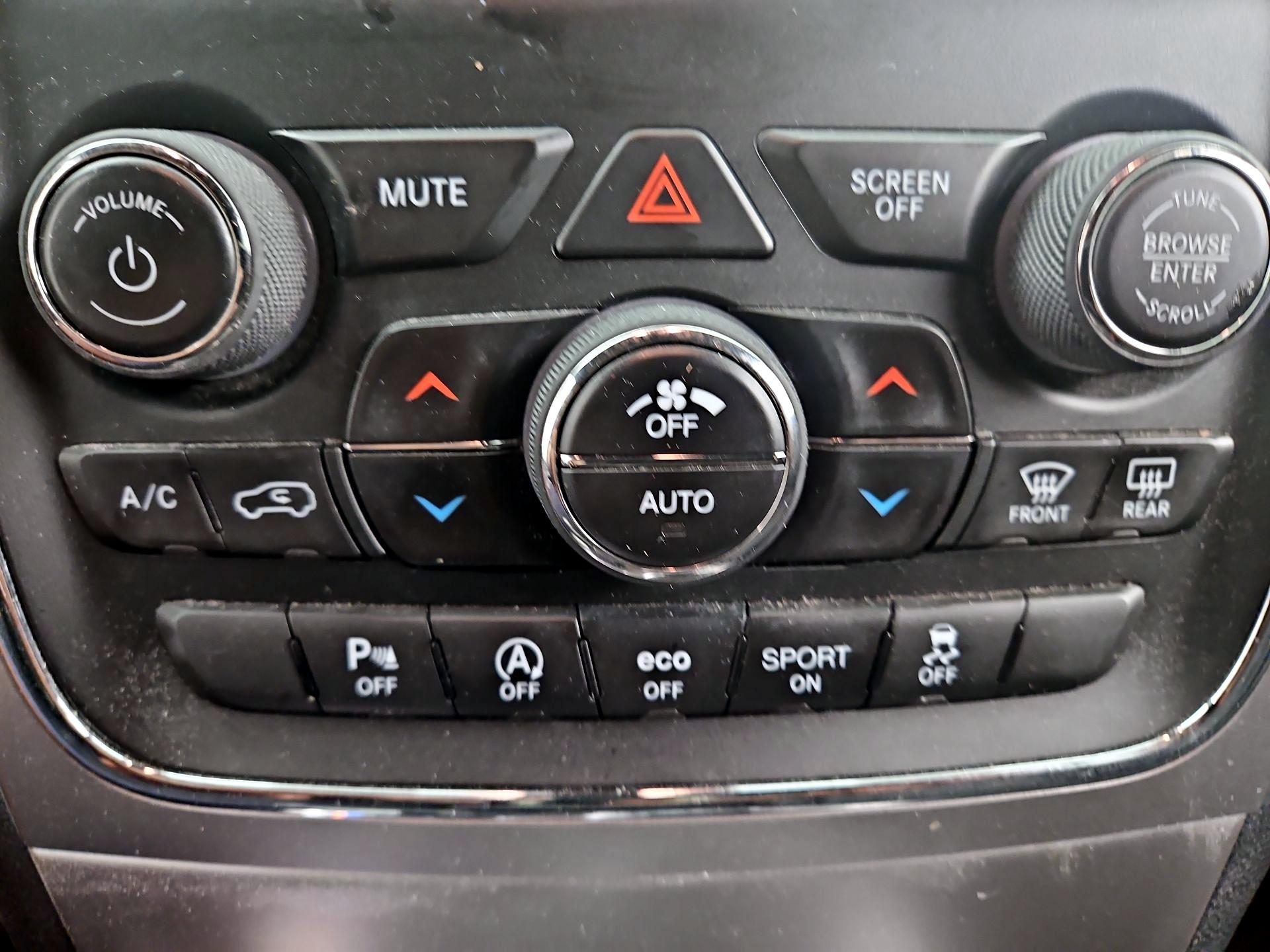 Thumbnail: 2018 Jeep Grand Cherokee - 16