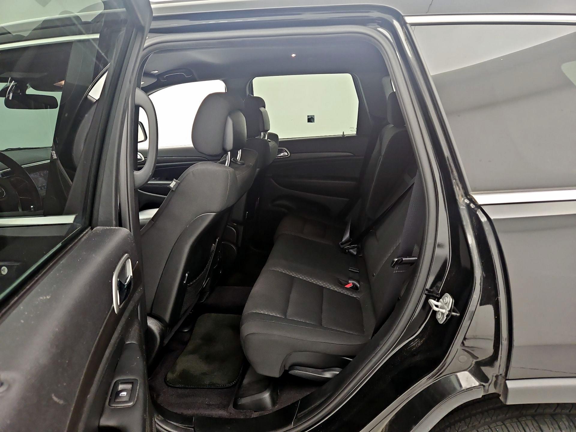 Thumbnail: 2018 Jeep Grand Cherokee - 19