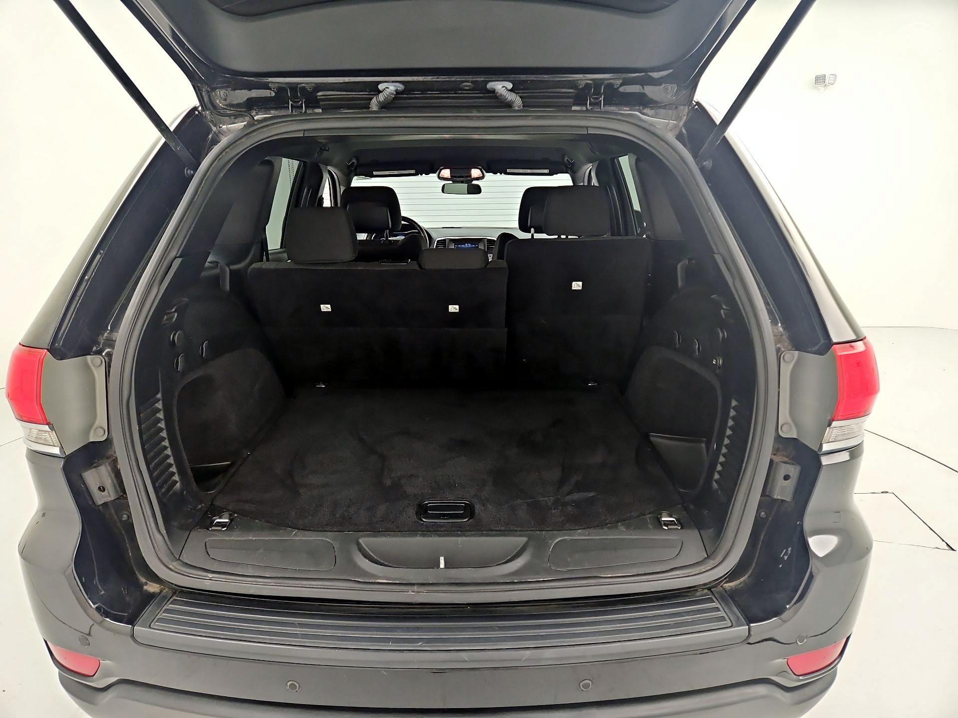 Thumbnail: 2018 Jeep Grand Cherokee - 20