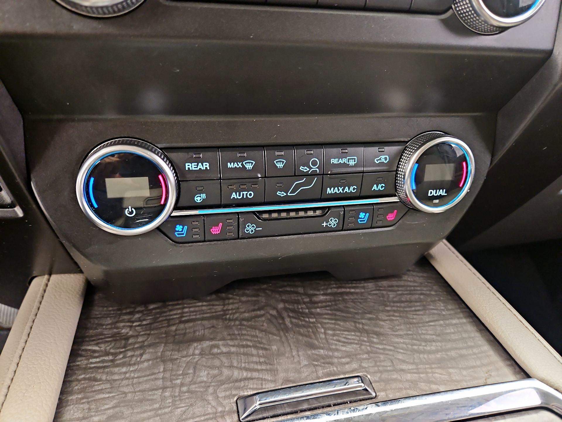 Thumbnail: 2019 Ford Expedition - 16