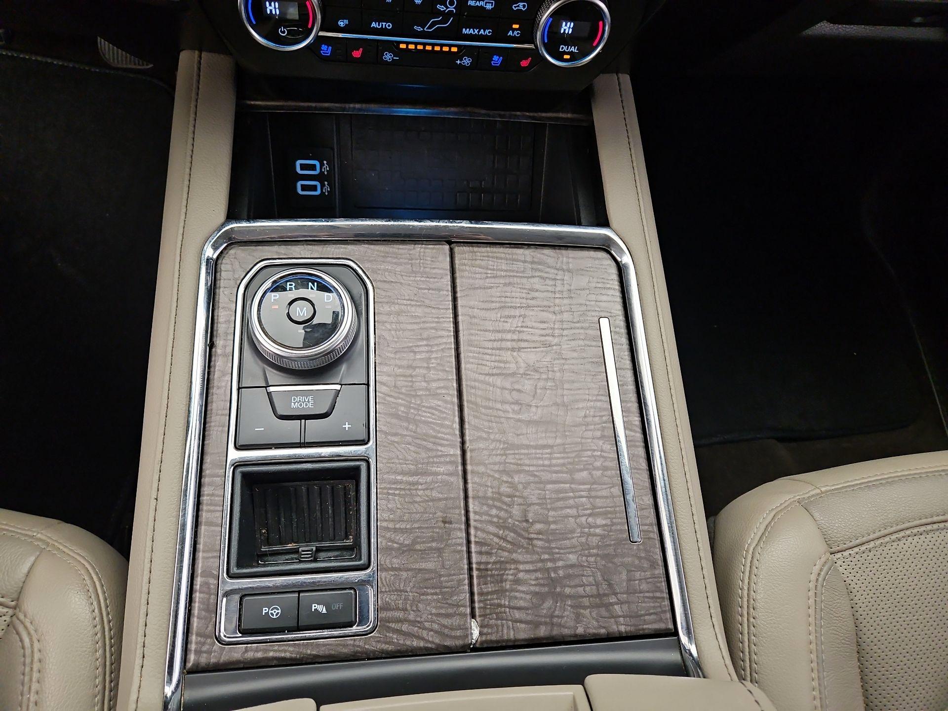 Thumbnail: 2019 Ford Expedition - 17