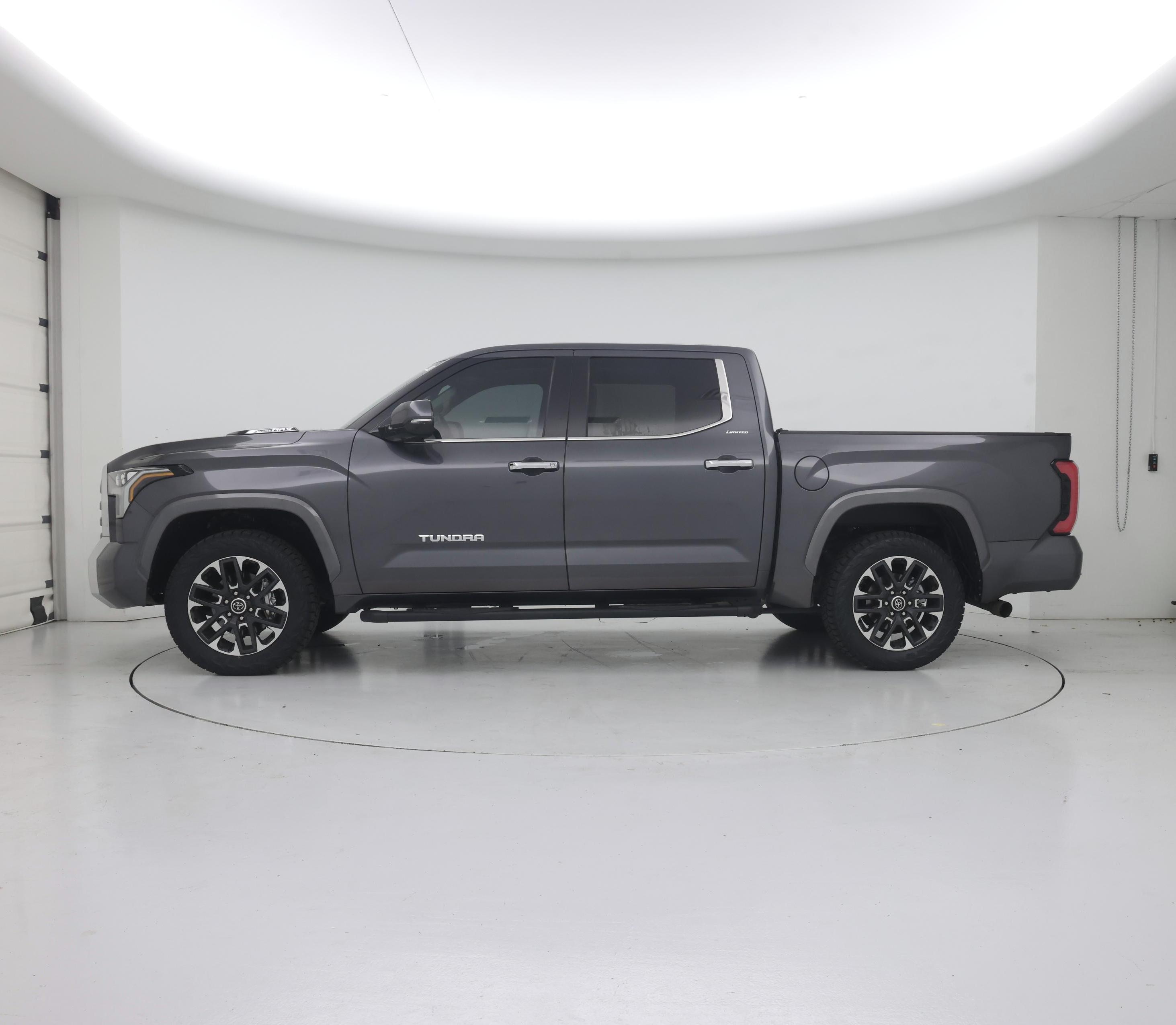 Thumbnail: 2024 Toyota Tundra - 3