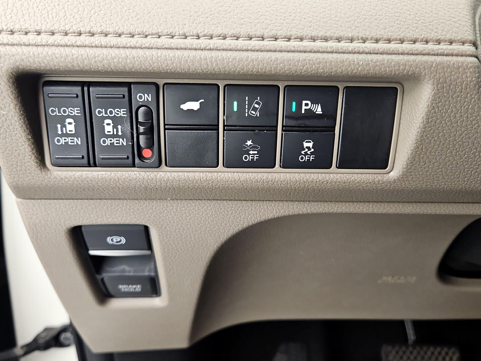 Thumbnail: 2019 Honda Odyssey - 13