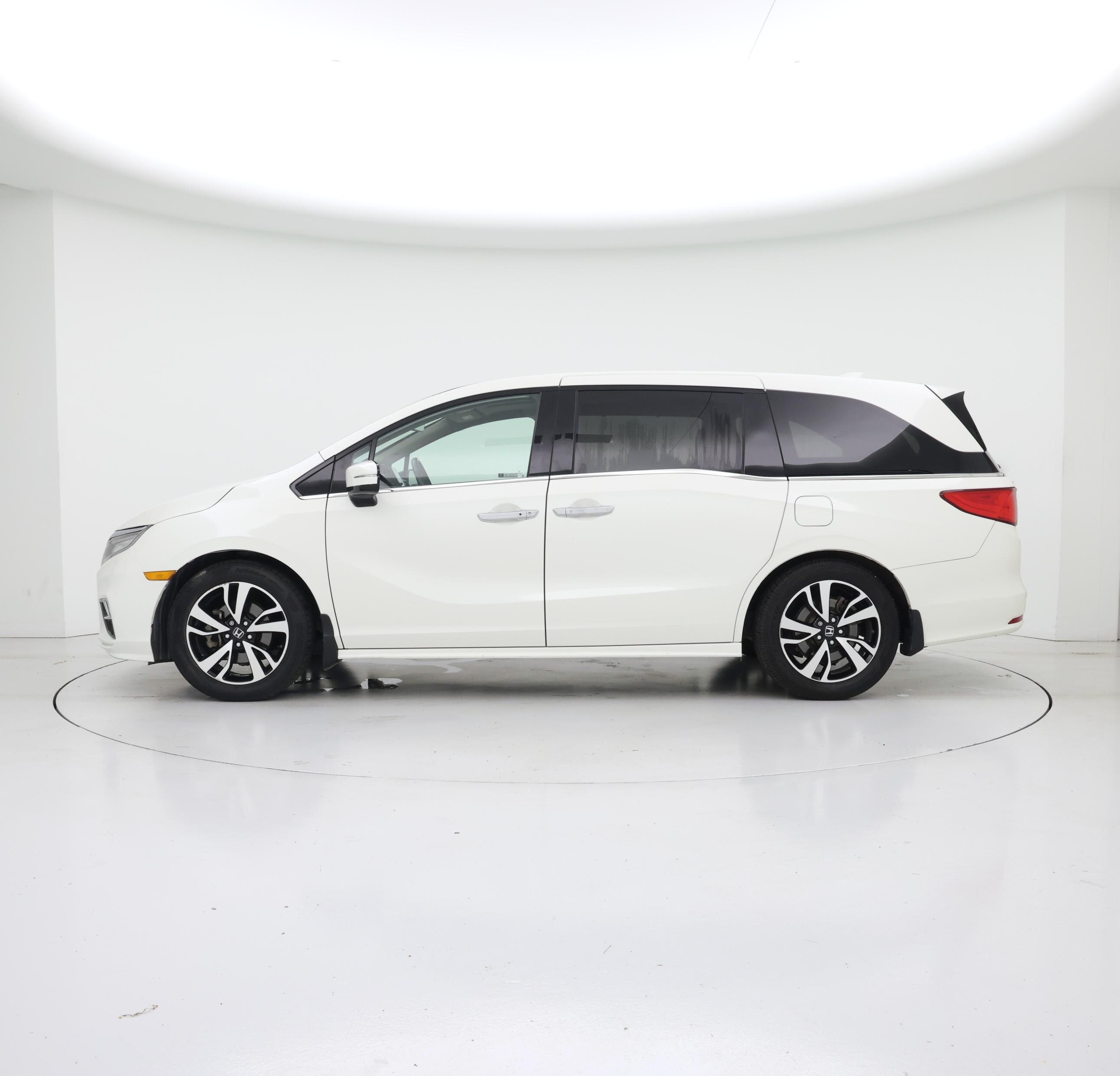Thumbnail: 2019 Honda Odyssey - 3