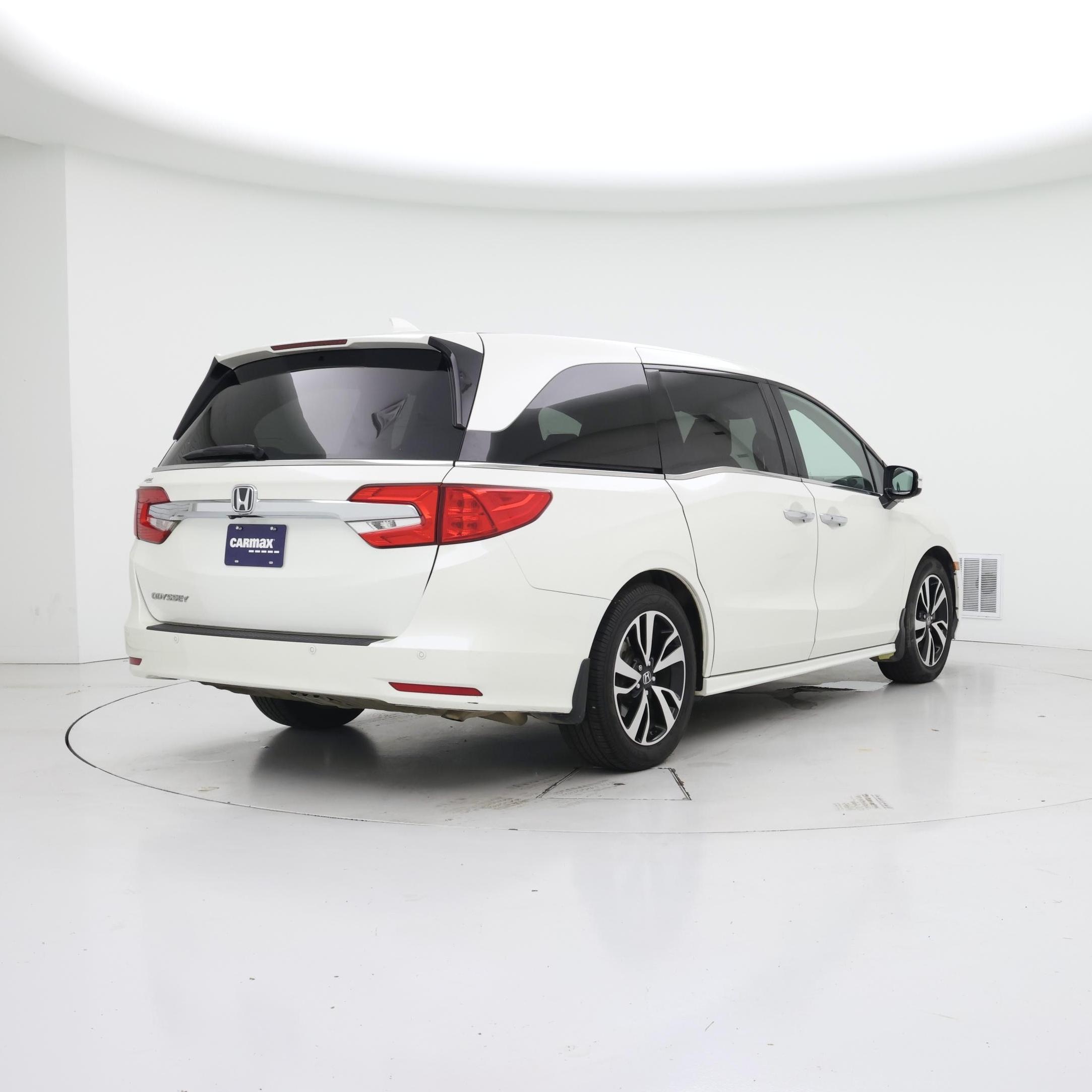 Thumbnail: 2019 Honda Odyssey - 8