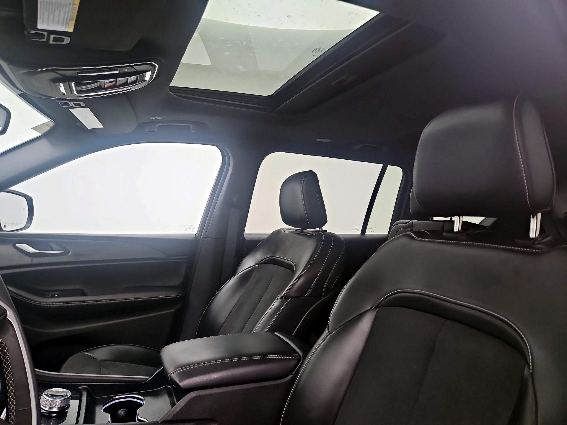 Thumbnail: 2023 Jeep Grand Cherokee L - 19