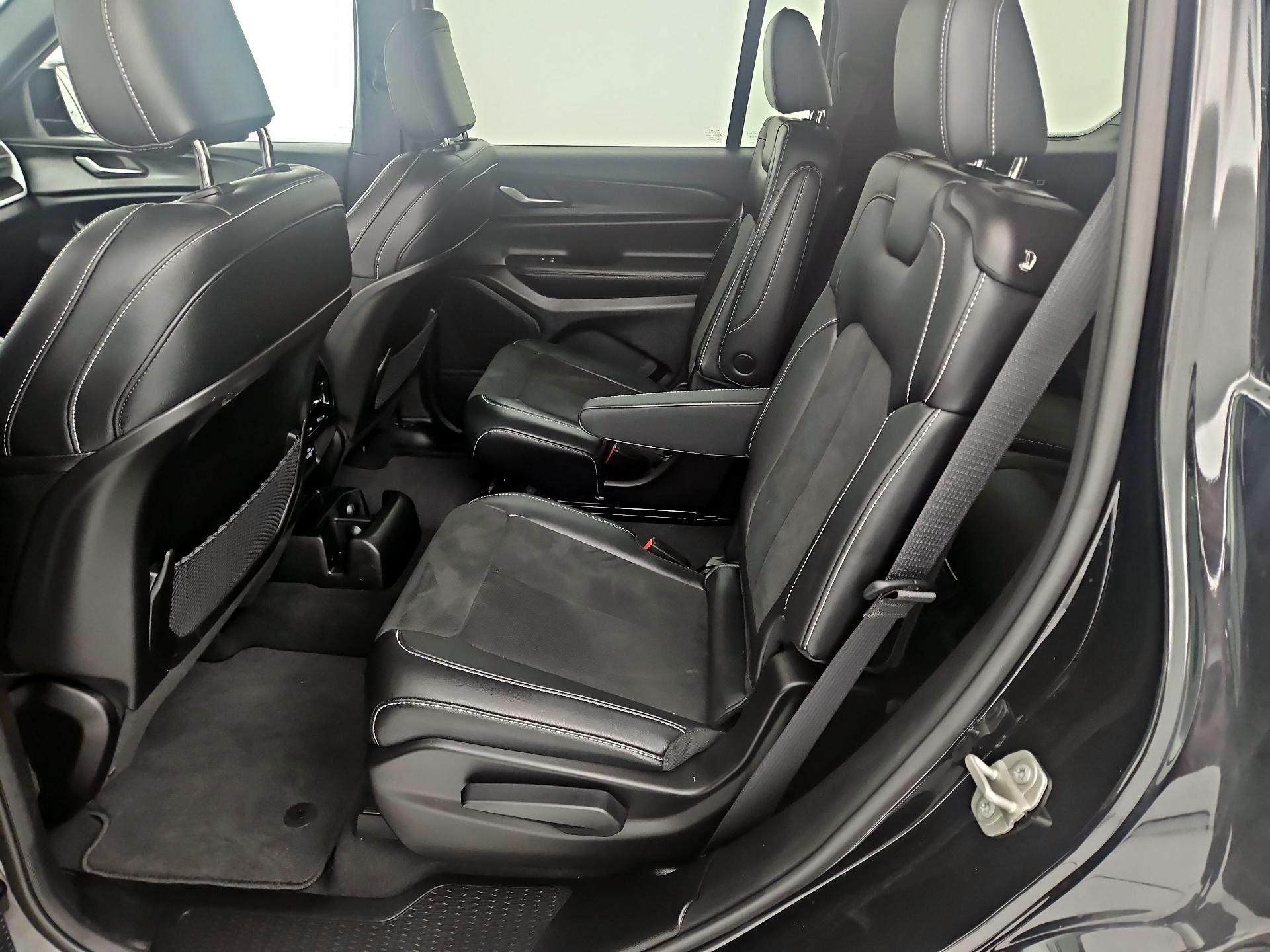 Thumbnail: 2023 Jeep Grand Cherokee L - 20