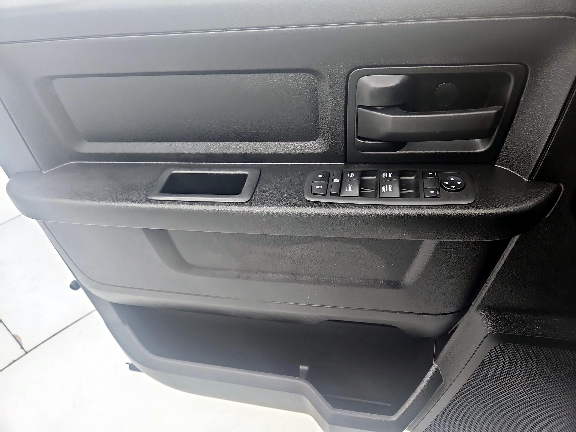 Thumbnail: 2021 RAM 1500 Classic - 12