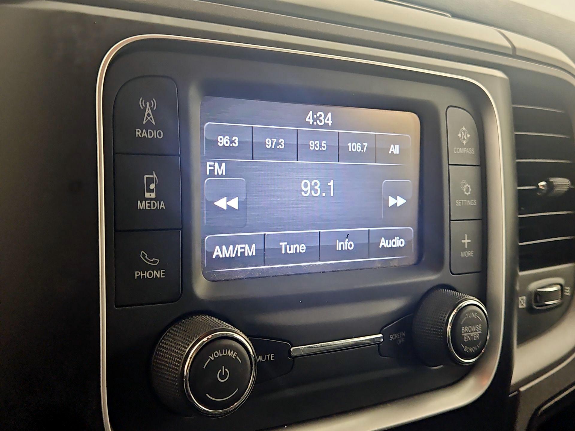 Thumbnail: 2021 RAM 1500 Classic - 15