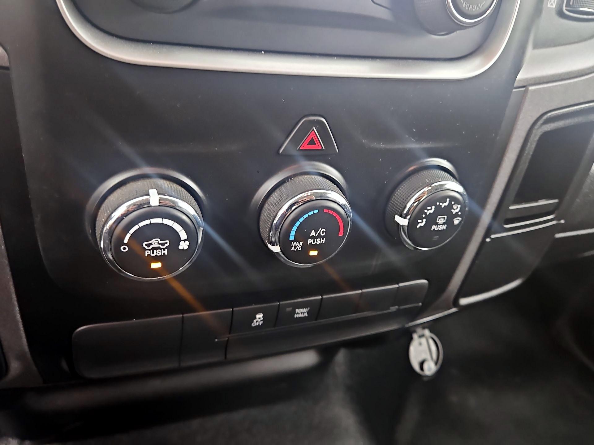 Thumbnail: 2021 RAM 1500 Classic - 16