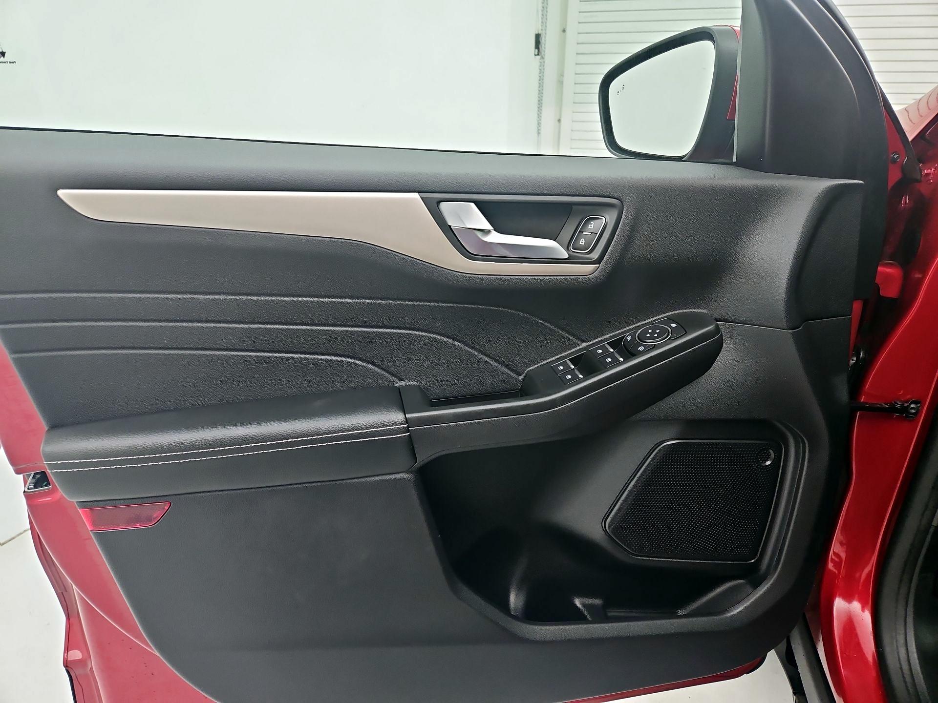 Thumbnail: 2022 Ford Escape - 12