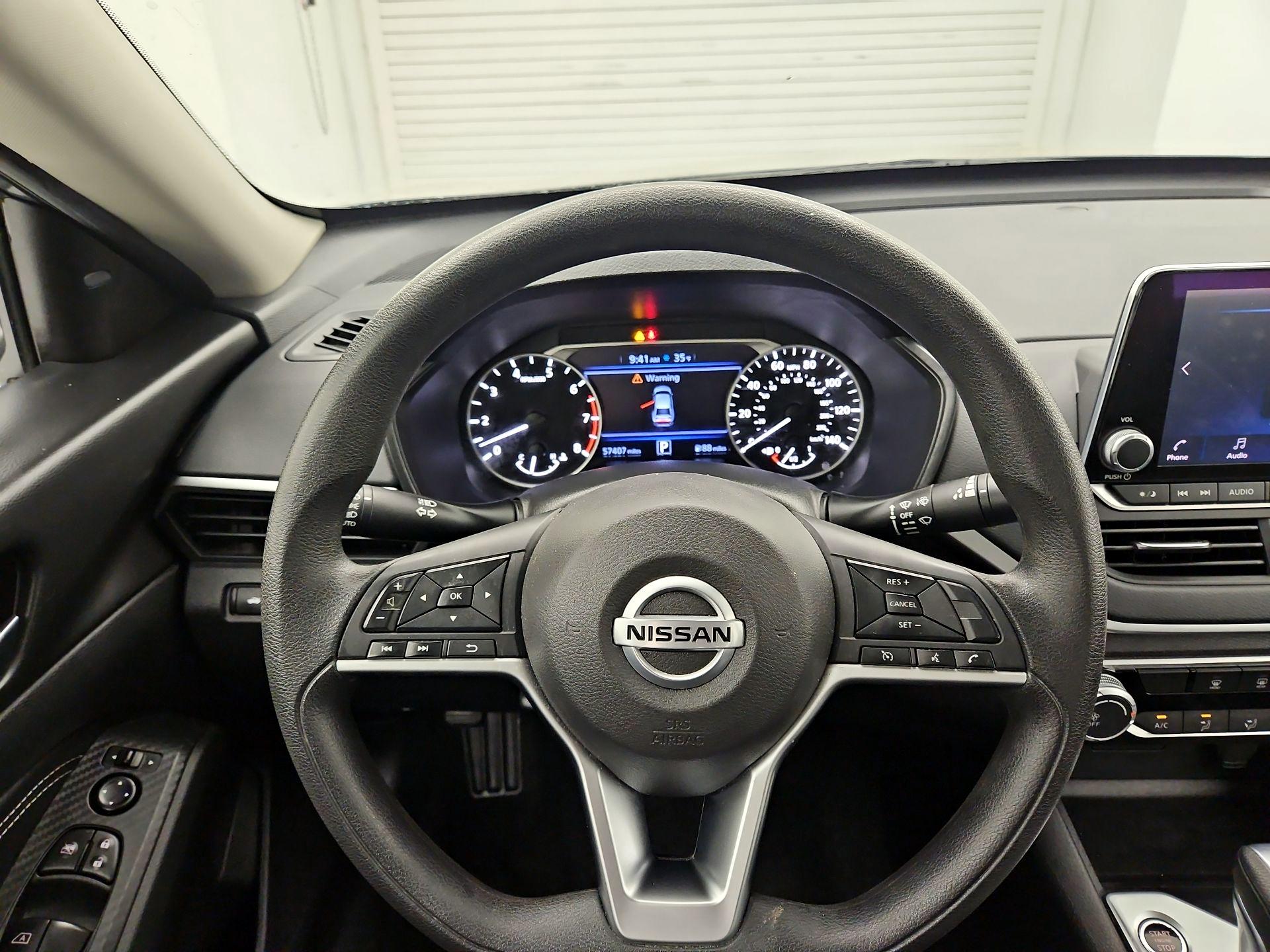 Thumbnail: 2020 Nissan Altima - 10