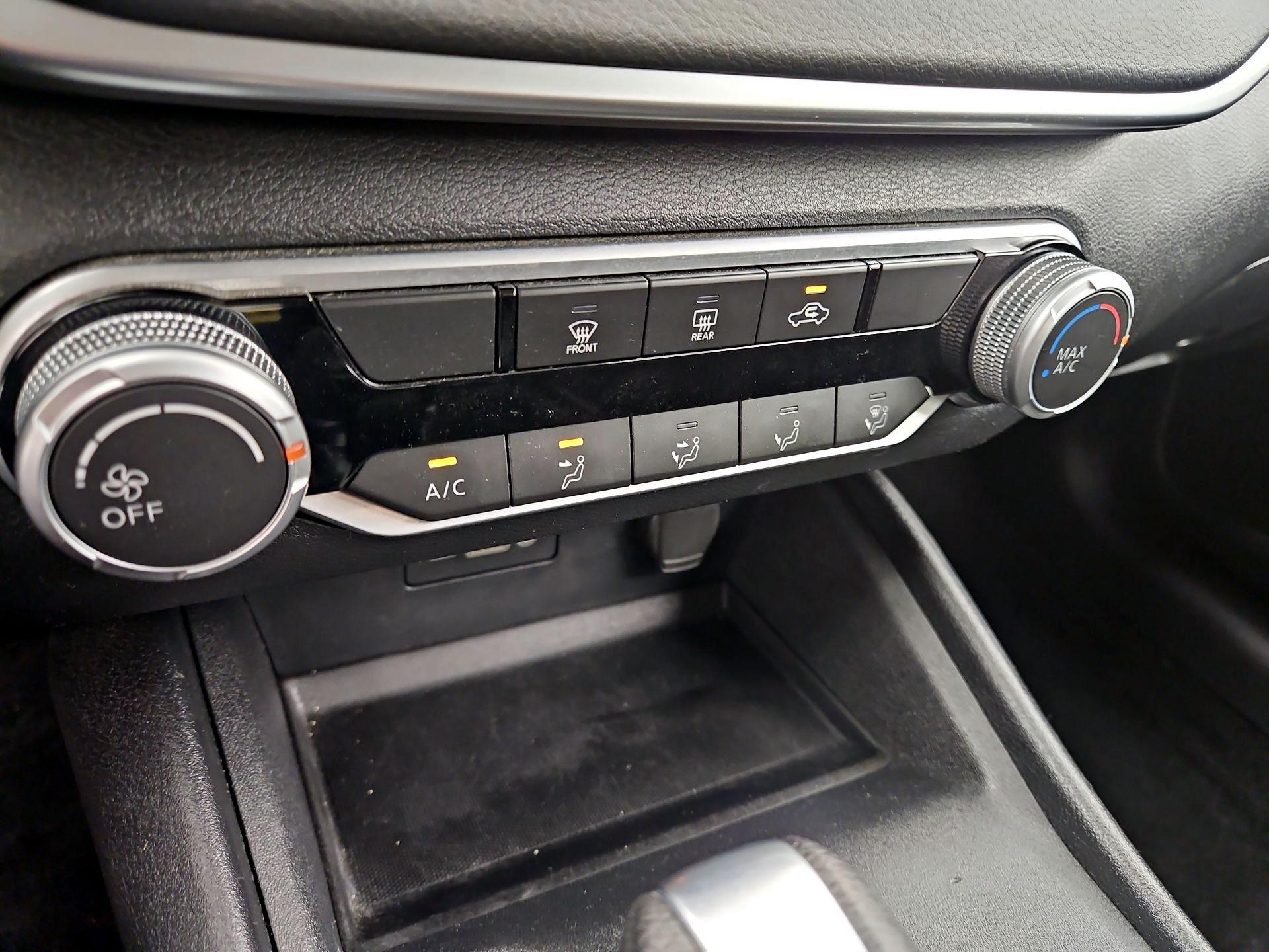 Thumbnail: 2020 Nissan Altima - 16