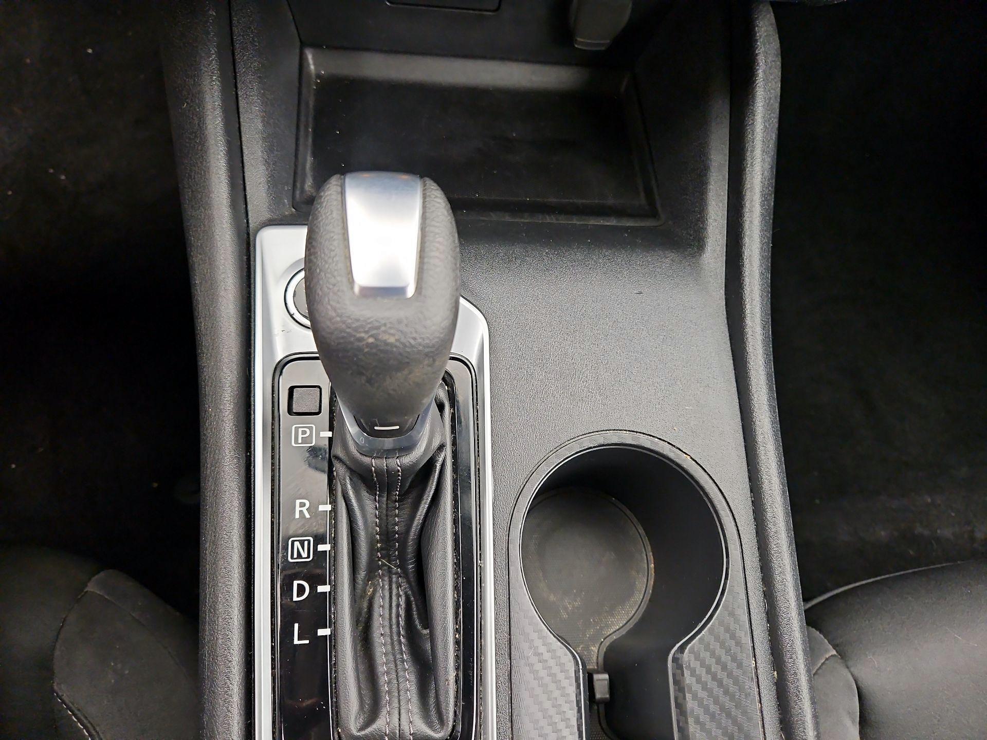 Thumbnail: 2020 Nissan Altima - 17