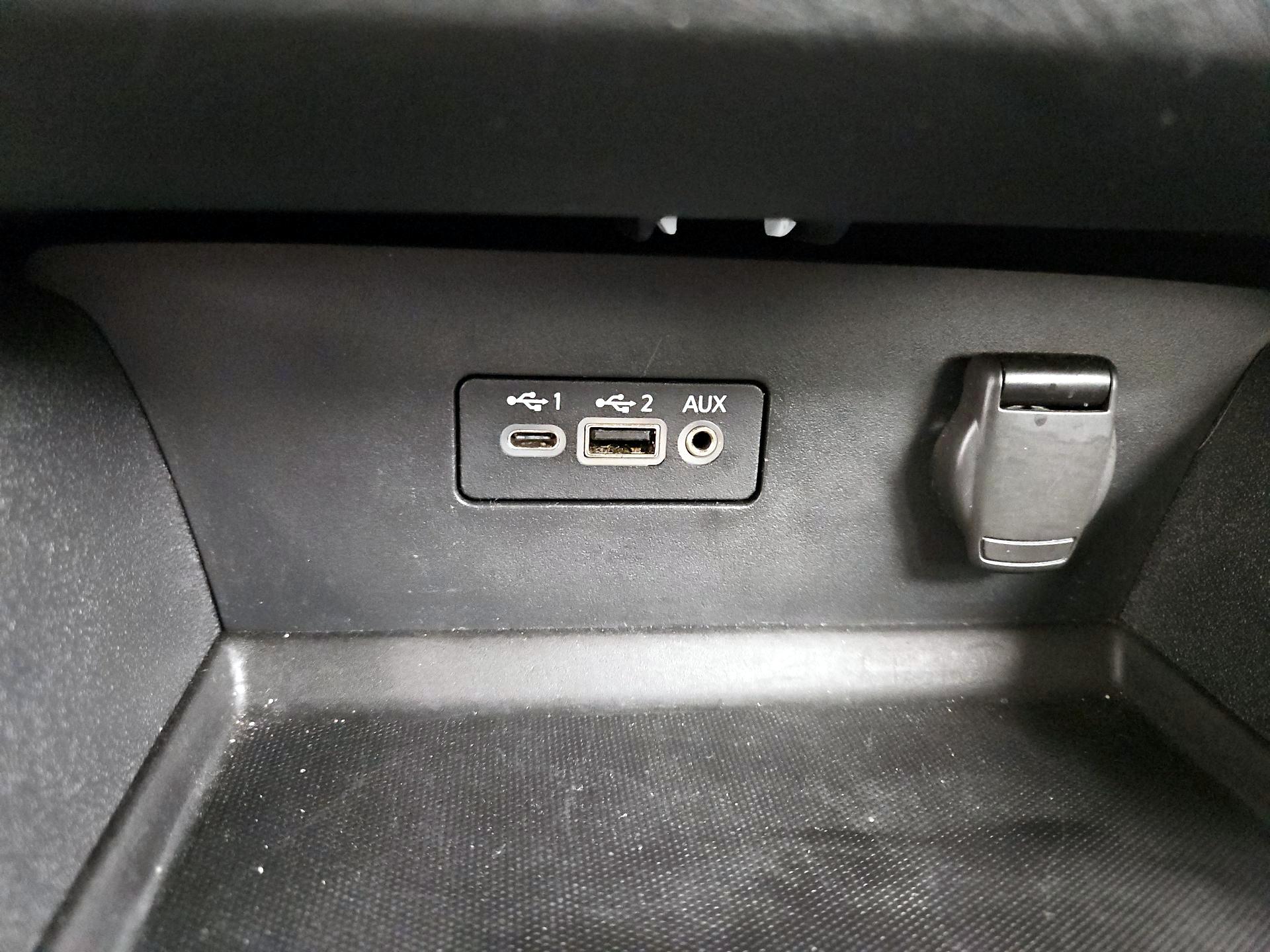 Thumbnail: 2020 Nissan Altima - 18