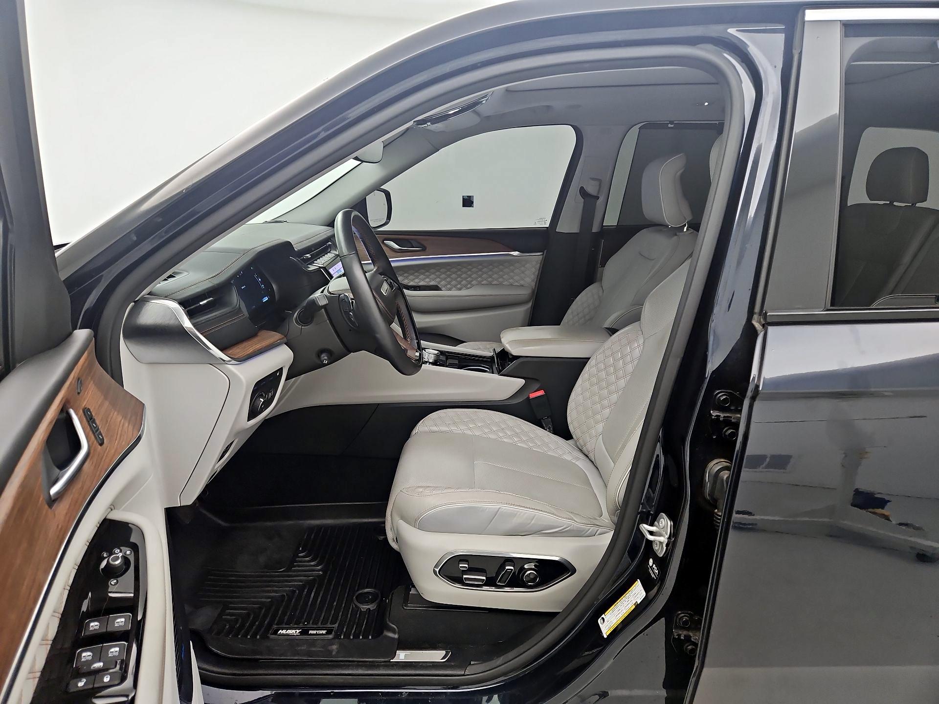 Thumbnail: 2022 Jeep Grand Cherokee - 11
