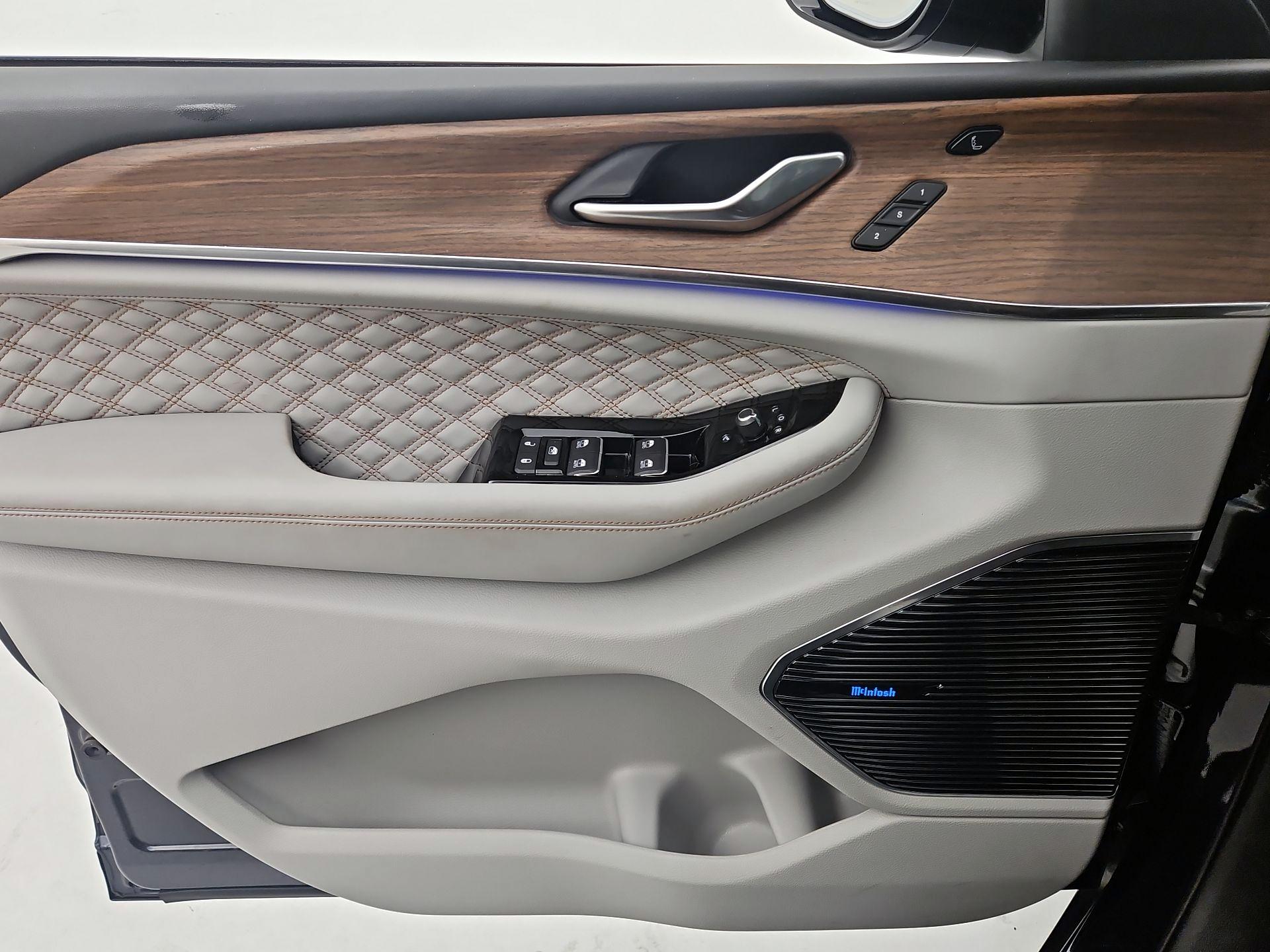 Thumbnail: 2022 Jeep Grand Cherokee - 12
