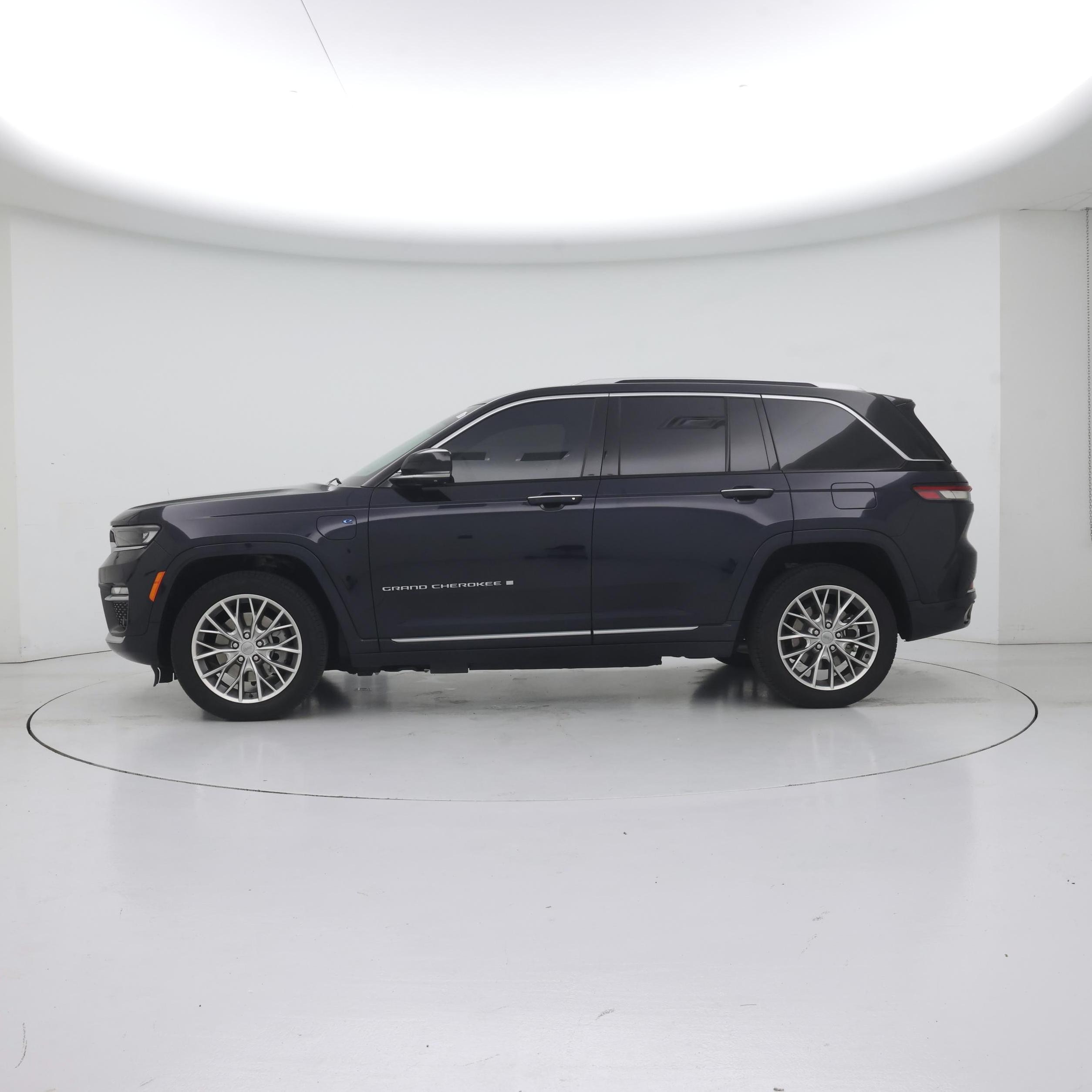 Thumbnail: 2022 Jeep Grand Cherokee - 3
